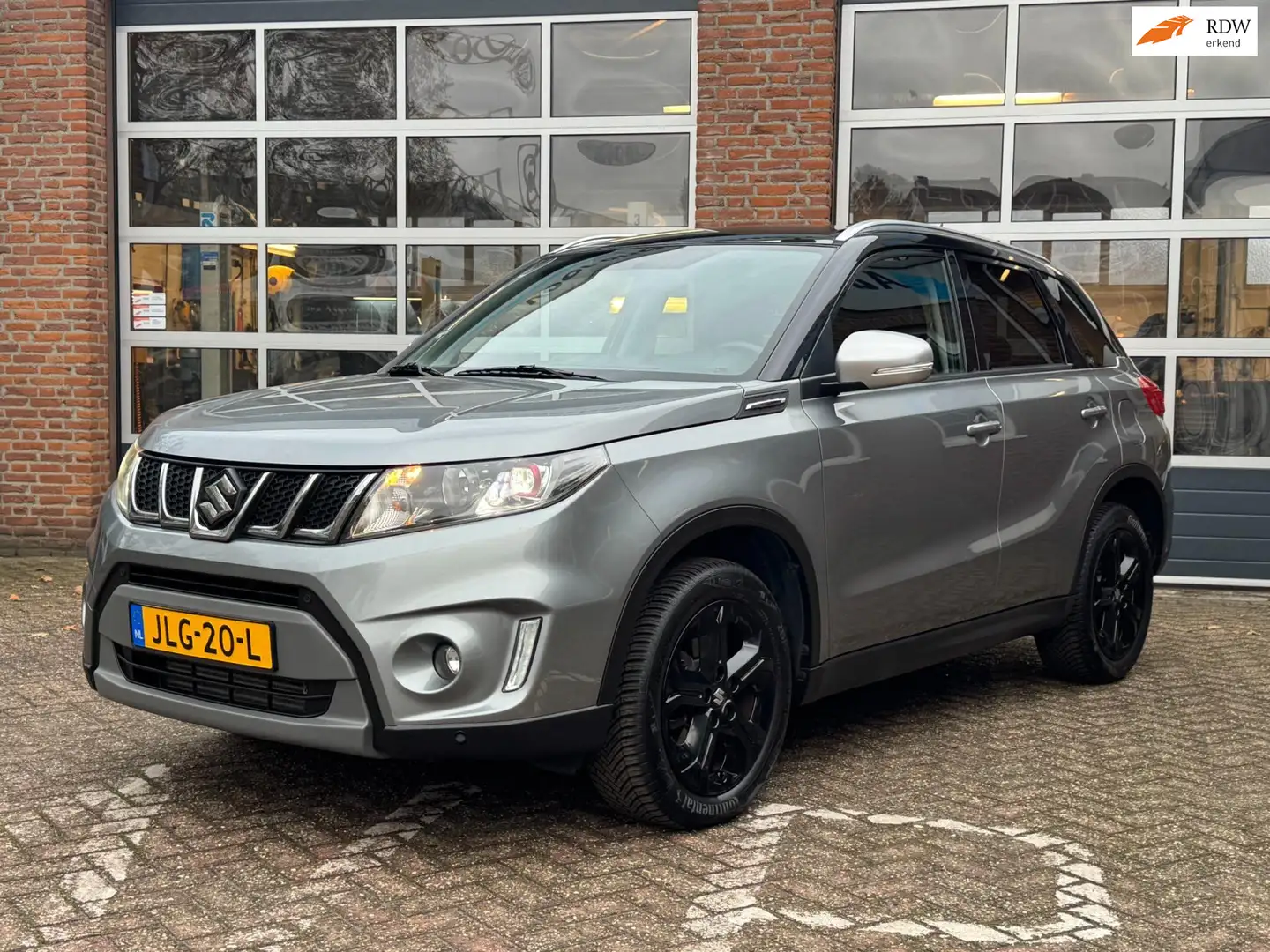 Suzuki Vitara 1.4 S Allgrip, navi, camera, adapt cruise, stoelve Grijs - 1