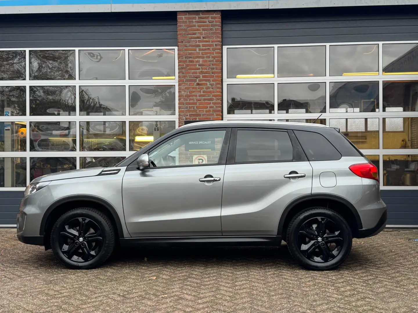 Suzuki Vitara 1.4 S Allgrip, navi, camera, adapt cruise, stoelve Grijs - 2