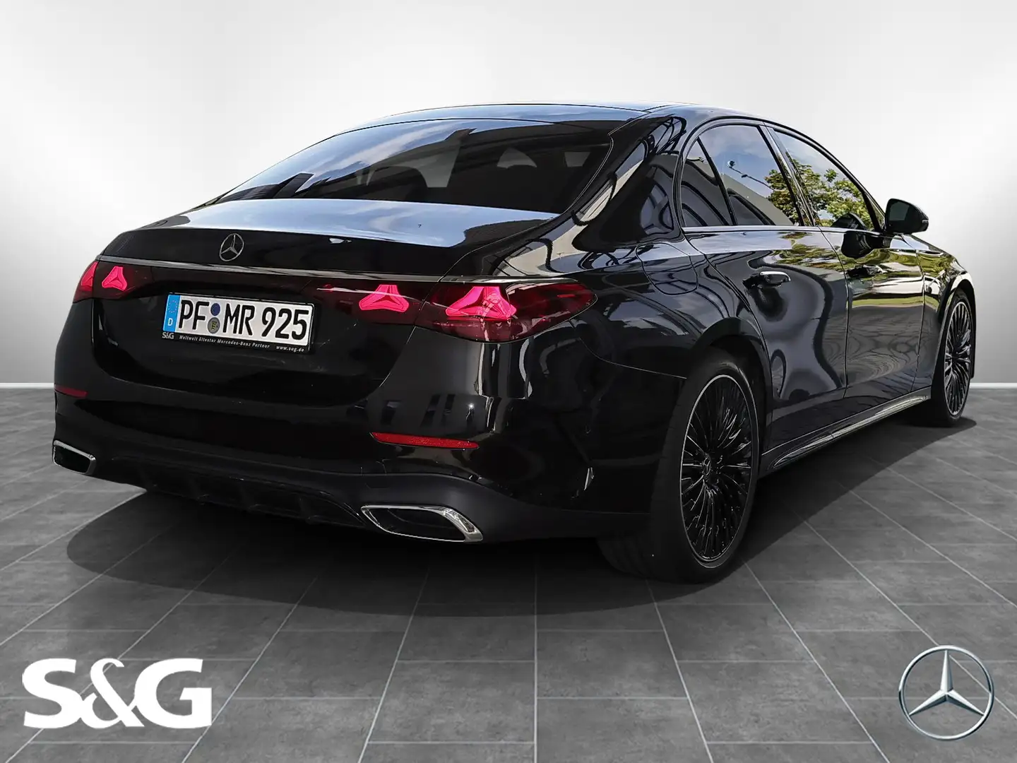 Mercedes-Benz E 200 AMG MBUX+DIG-LED+360°+Pano+Distro+LM20 Schwarz - 2