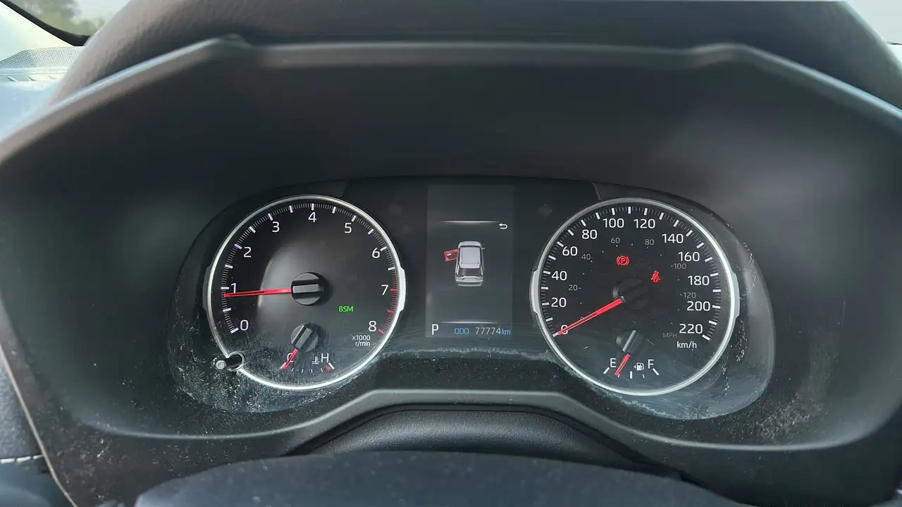 Toyota RAV 4 снимка Toyota RAV 4