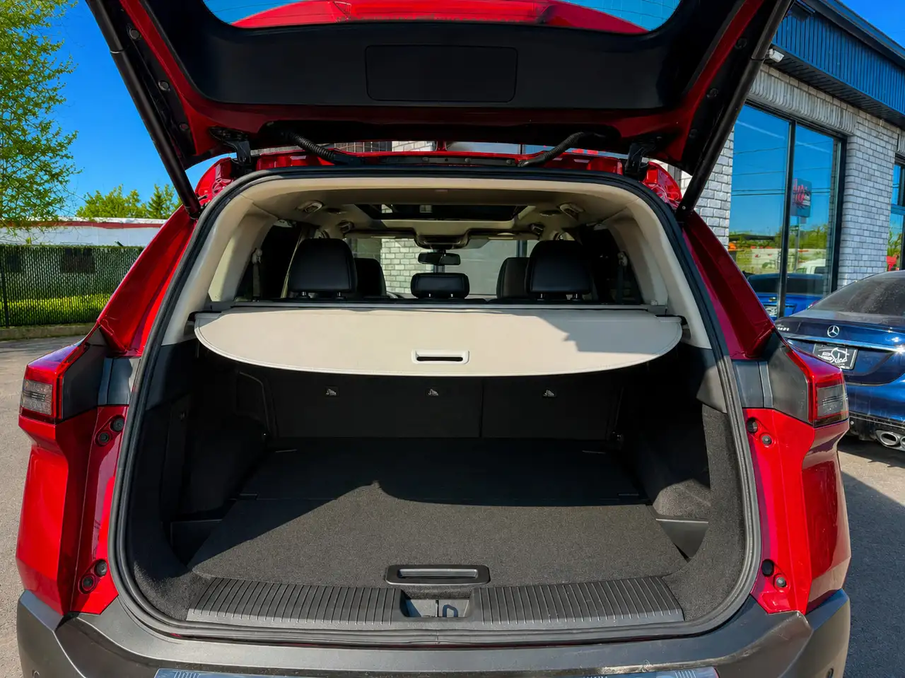 Nissan Rogue снимка Nissan Rogue