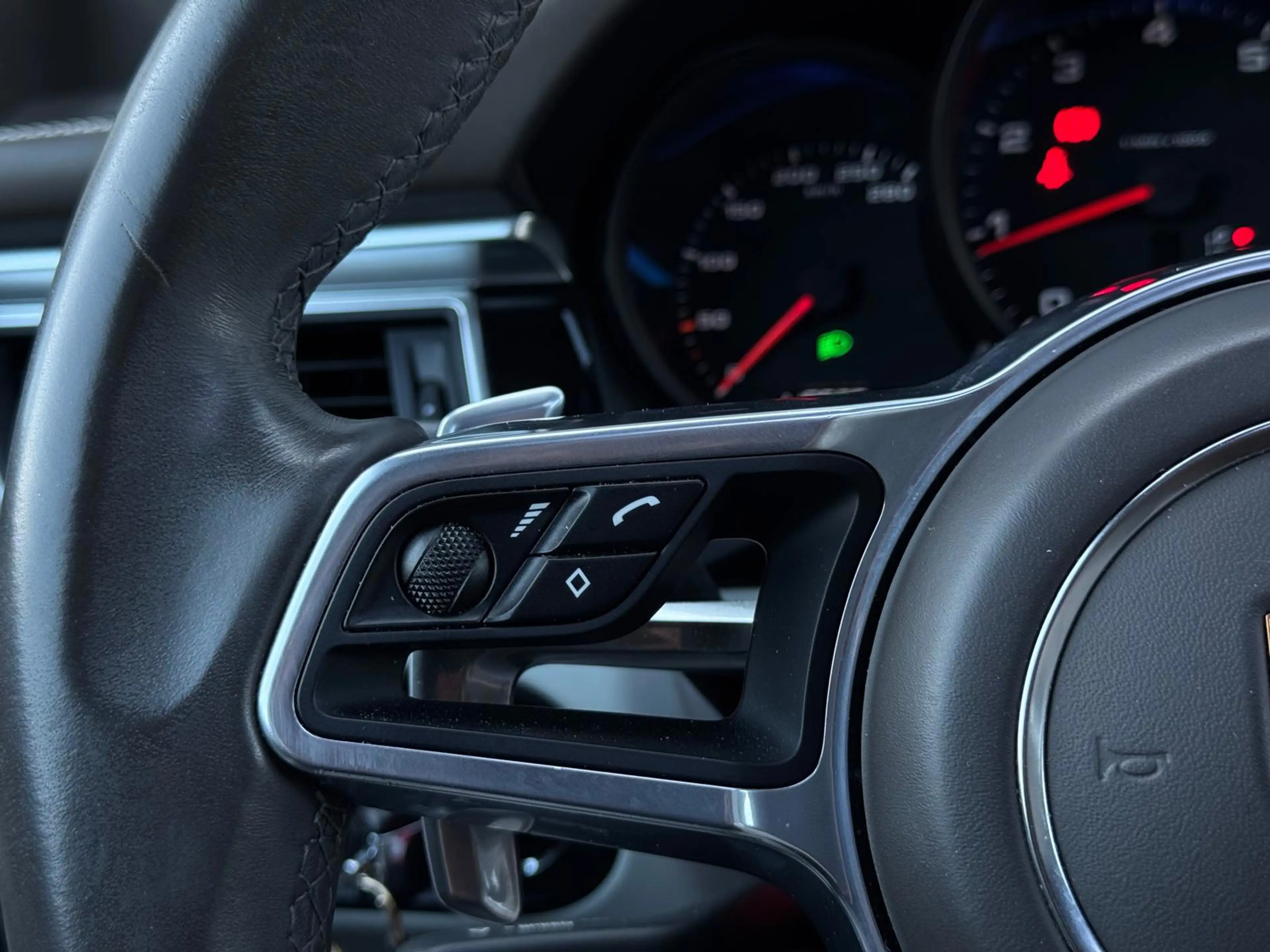 Porsche Macan 2.0 | Pano | Leder | Camera | — photo 13
