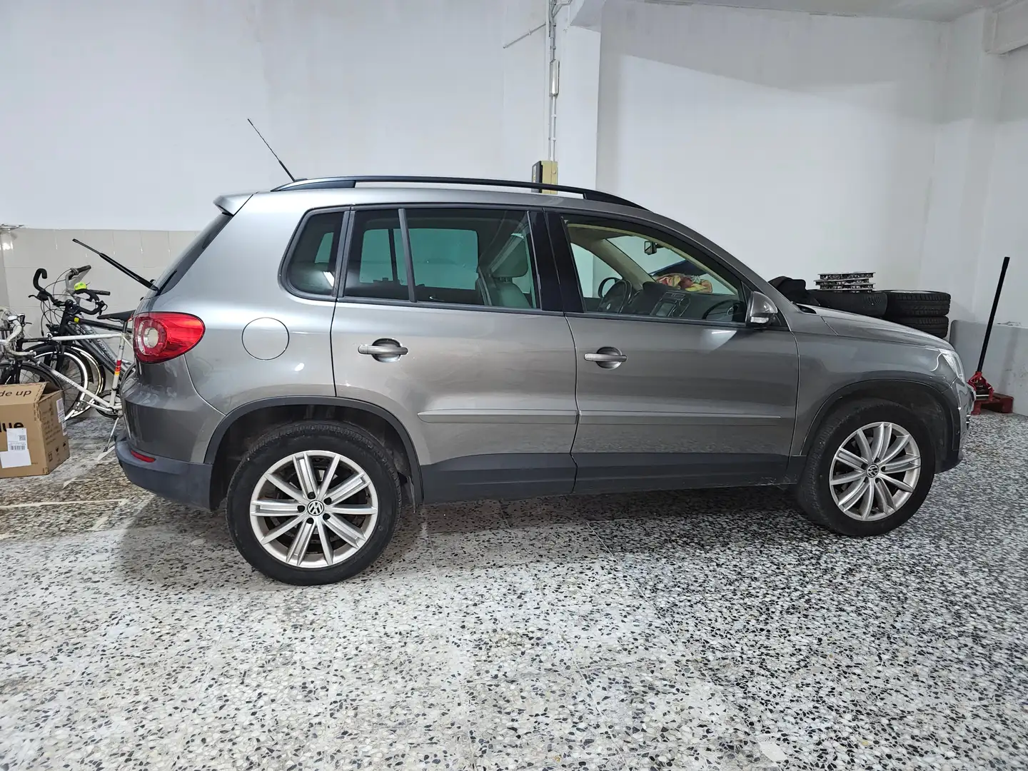 Volkswagen Tiguan Tiguan 2.0TDI Country Tiptronic Country Gris - 1