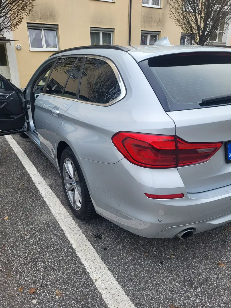 BMW 525 525d Touring Aut. Sport Line - 2