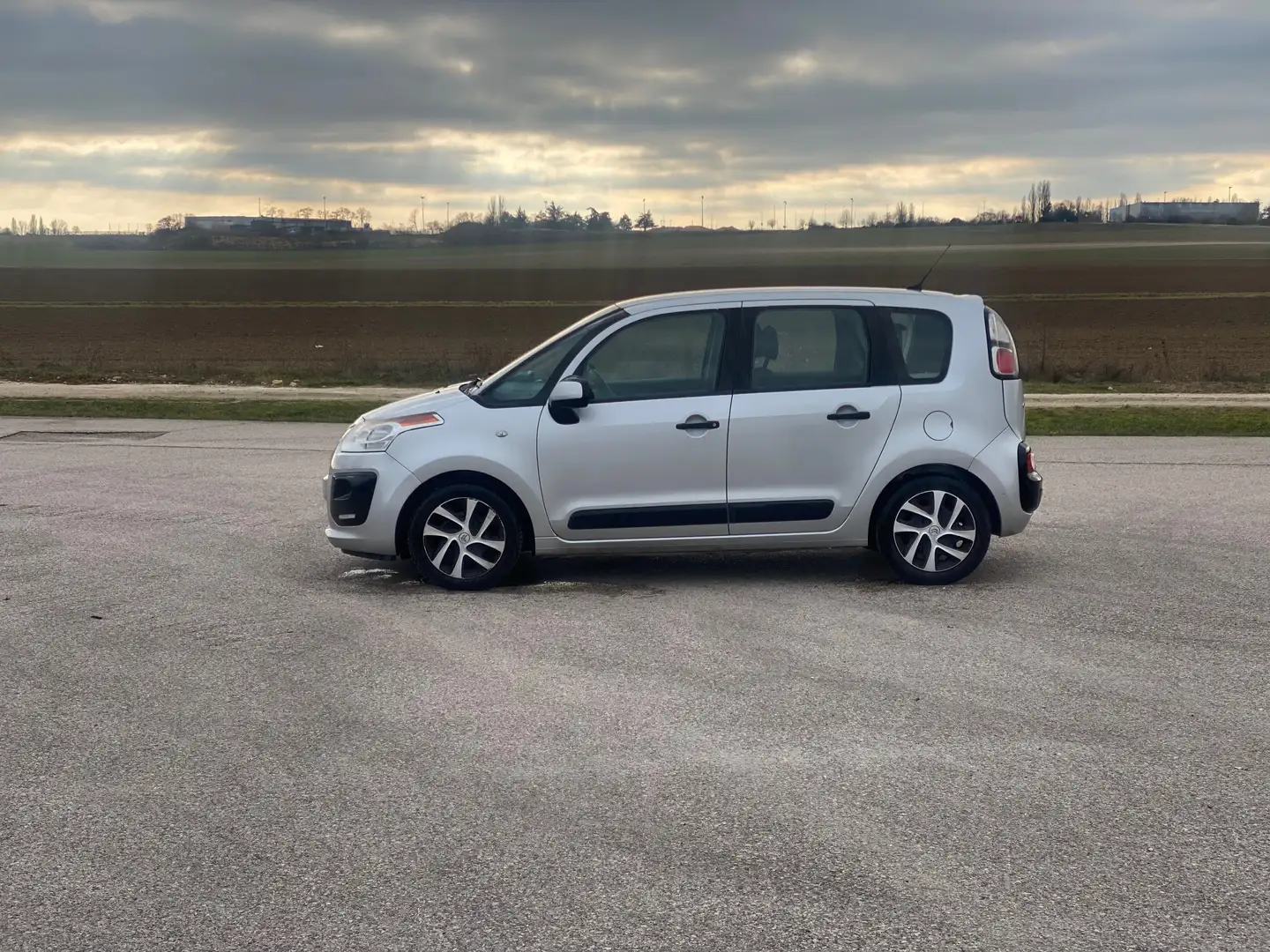 Citroen C3 Picasso HDi 90 Music Touch Gris - 2