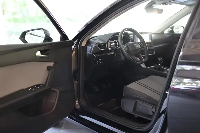 Seat Leon Leon view 9