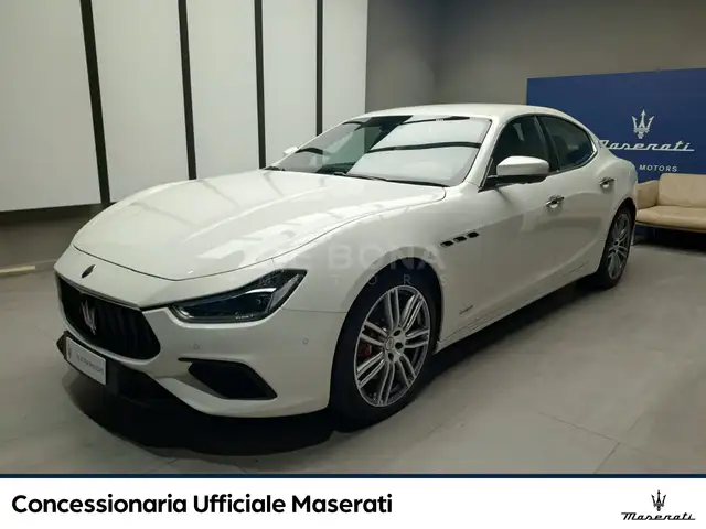 Maserati Ghibli V6 430 CV Q4 Gransport