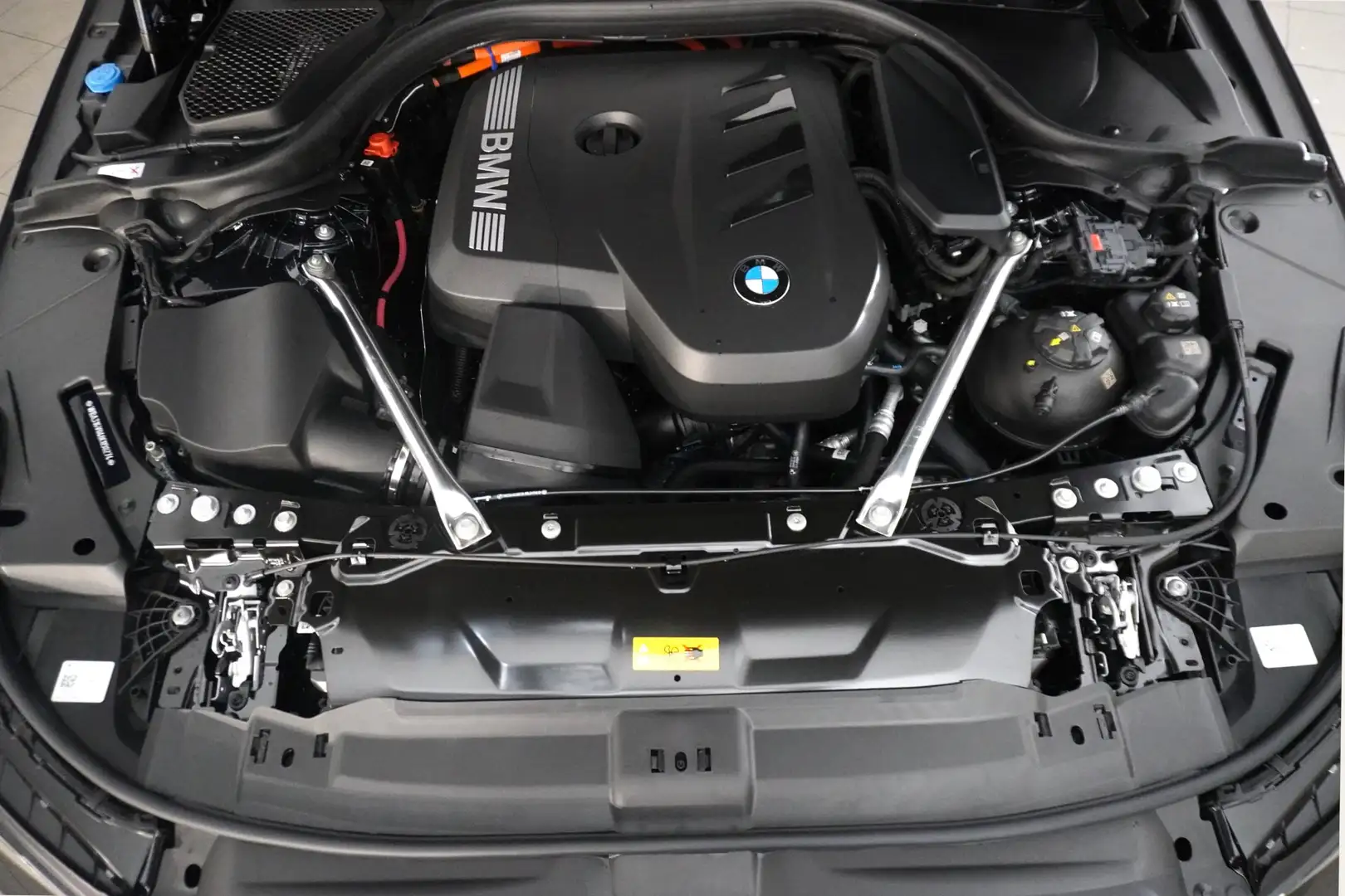 BMW 530 530e xDrive Schwarz - 2