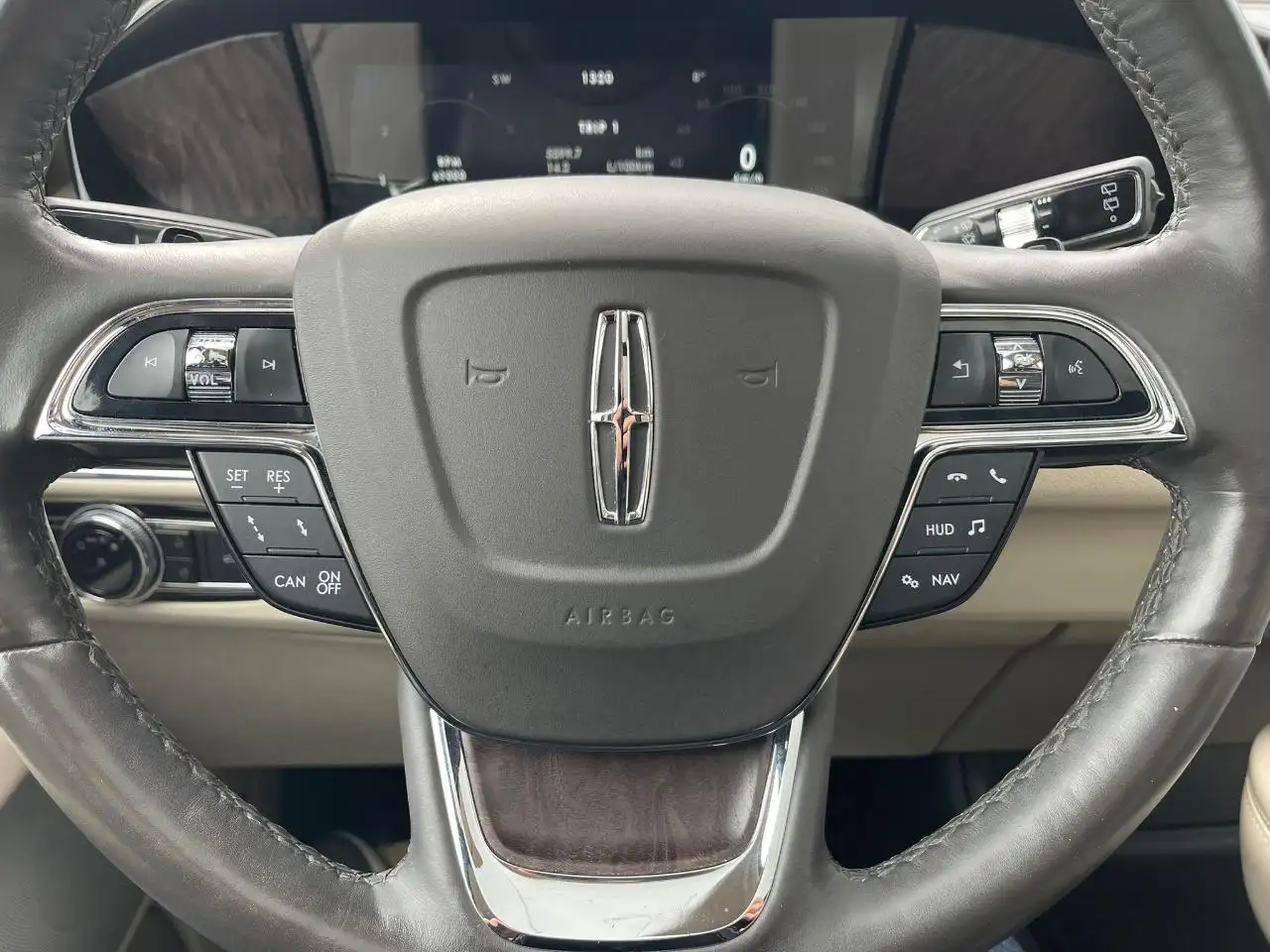 Lincoln Navigator снимка Lincoln Navigator