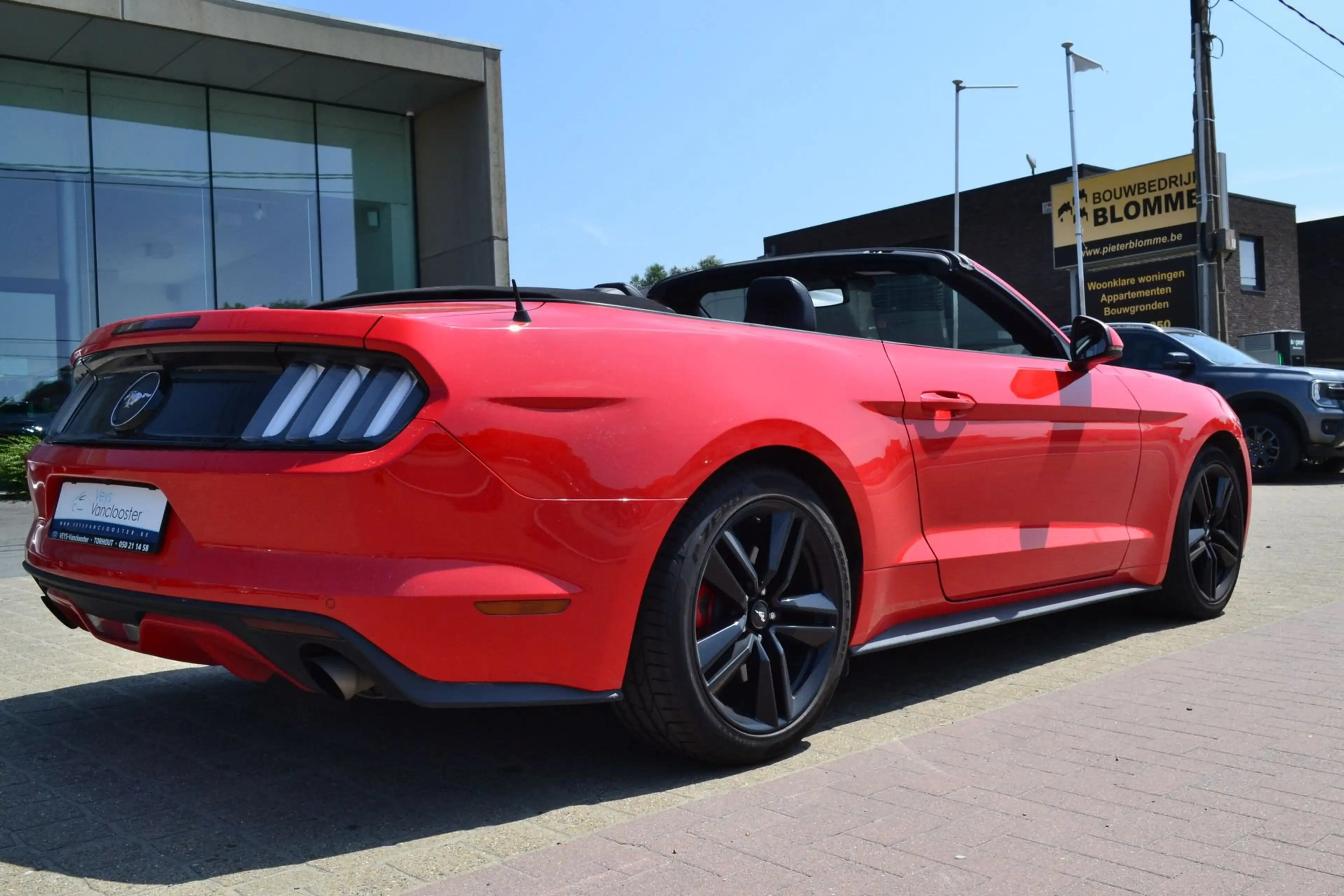 Ford Mustang Cabrio 2.3i — photo 7