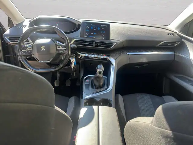 Peugeot 3008 view 11