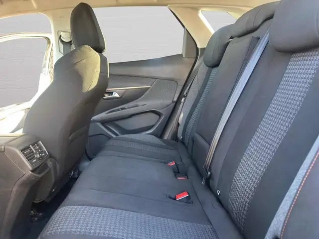 Peugeot 3008 view 10