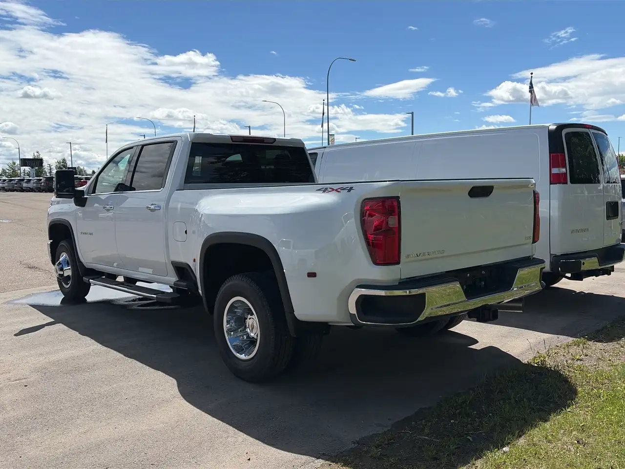 Chevrolet Silverado 3500 photo Chevrolet Silverado 3500