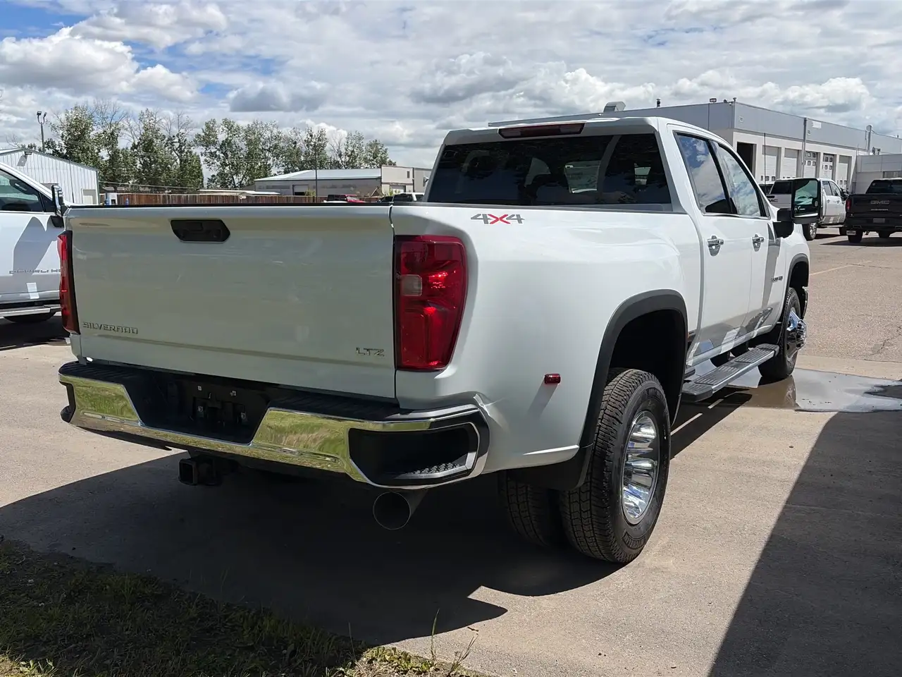 Chevrolet Silverado 3500 photo Chevrolet Silverado 3500