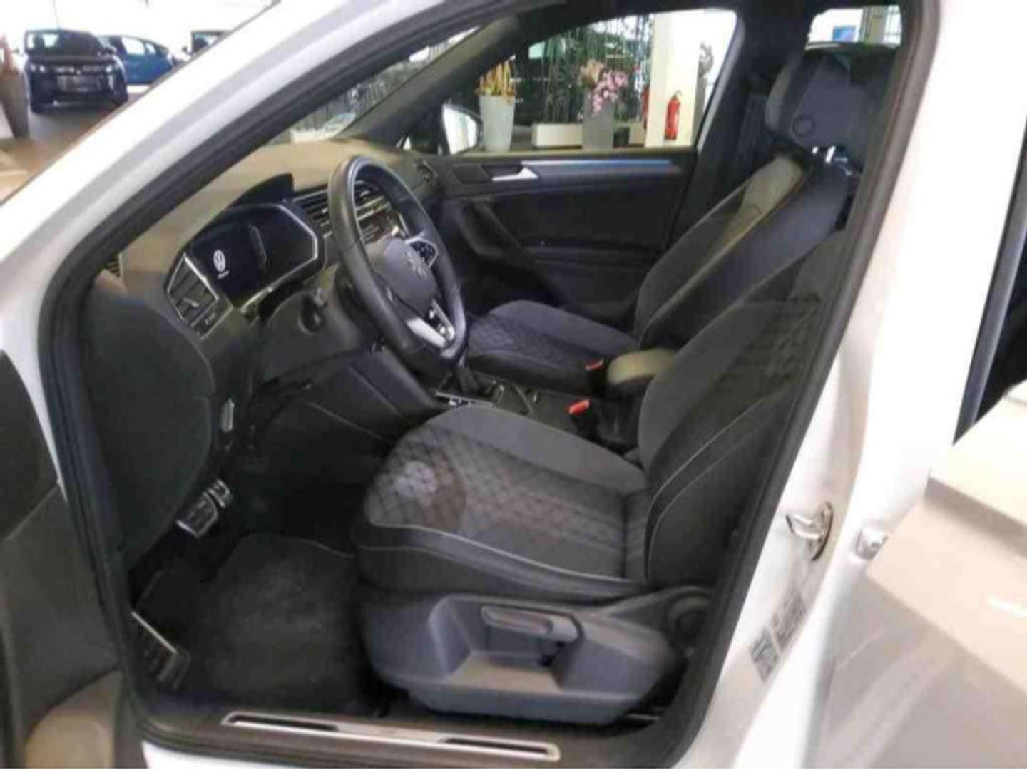Volkswagen TIGUAN R-Line -  - Joinsteer - #4