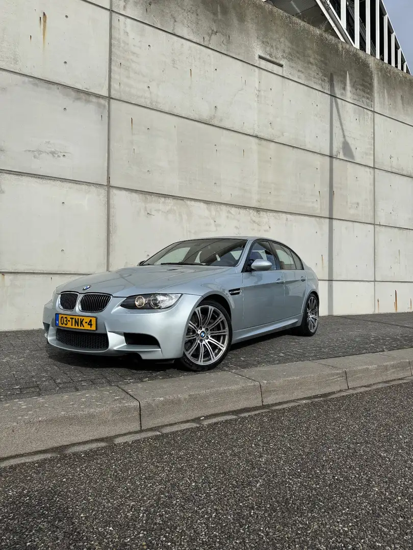 BMW M3 E90 Sedan Handbak - 2