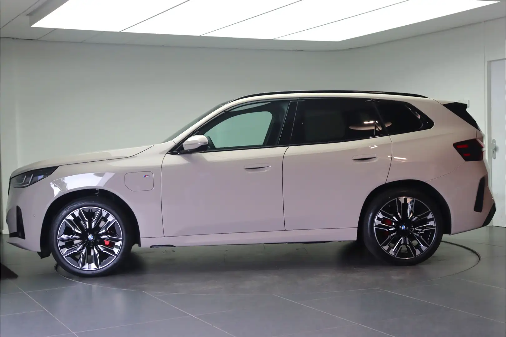 BMW X3 30e xDrive M Sport Automaat / Panoramadak /  Achte Beige - 2
