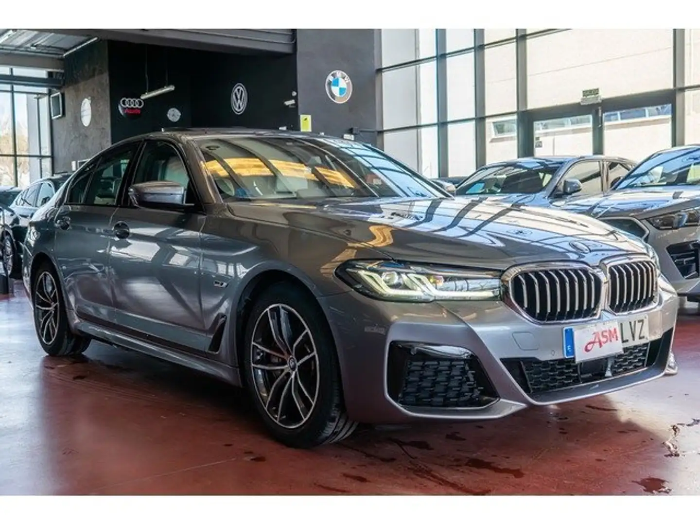 BMW 545 545e xDrive Azul - 2