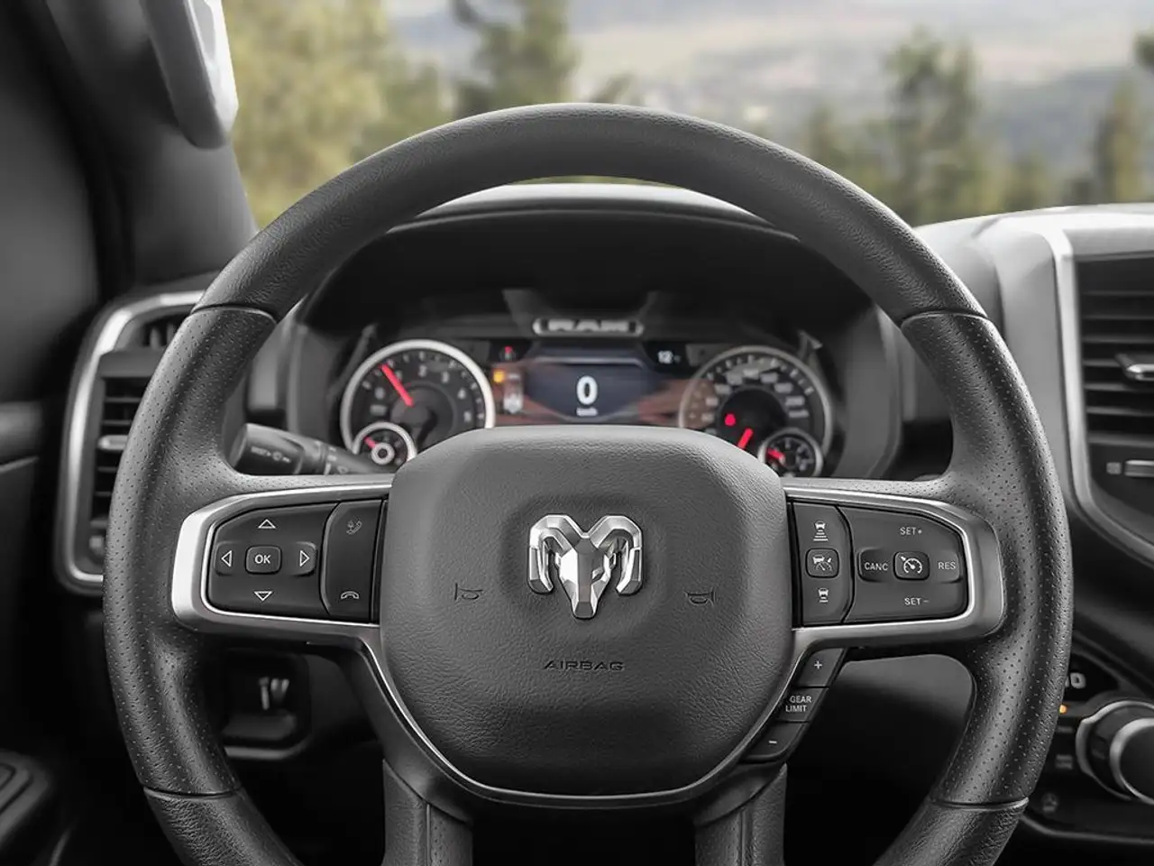 RAM 1500 снимка RAM 1500