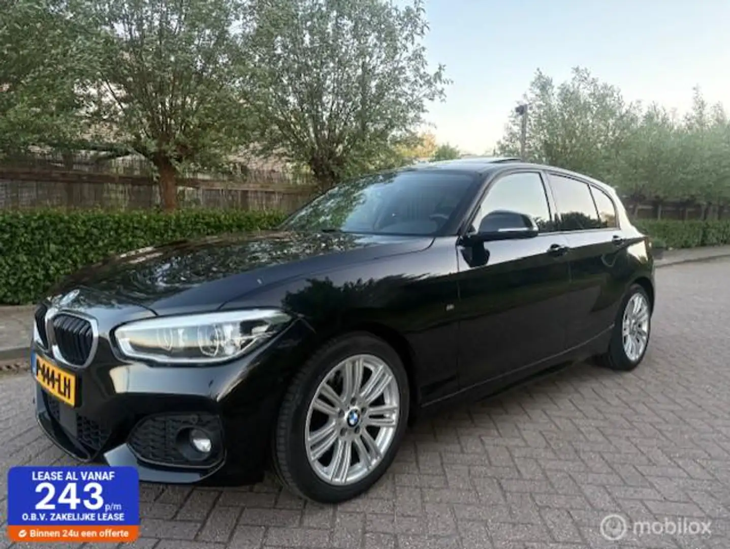BMW 120 1-serie 120d M Sport Harman Kardon Zwart - 1