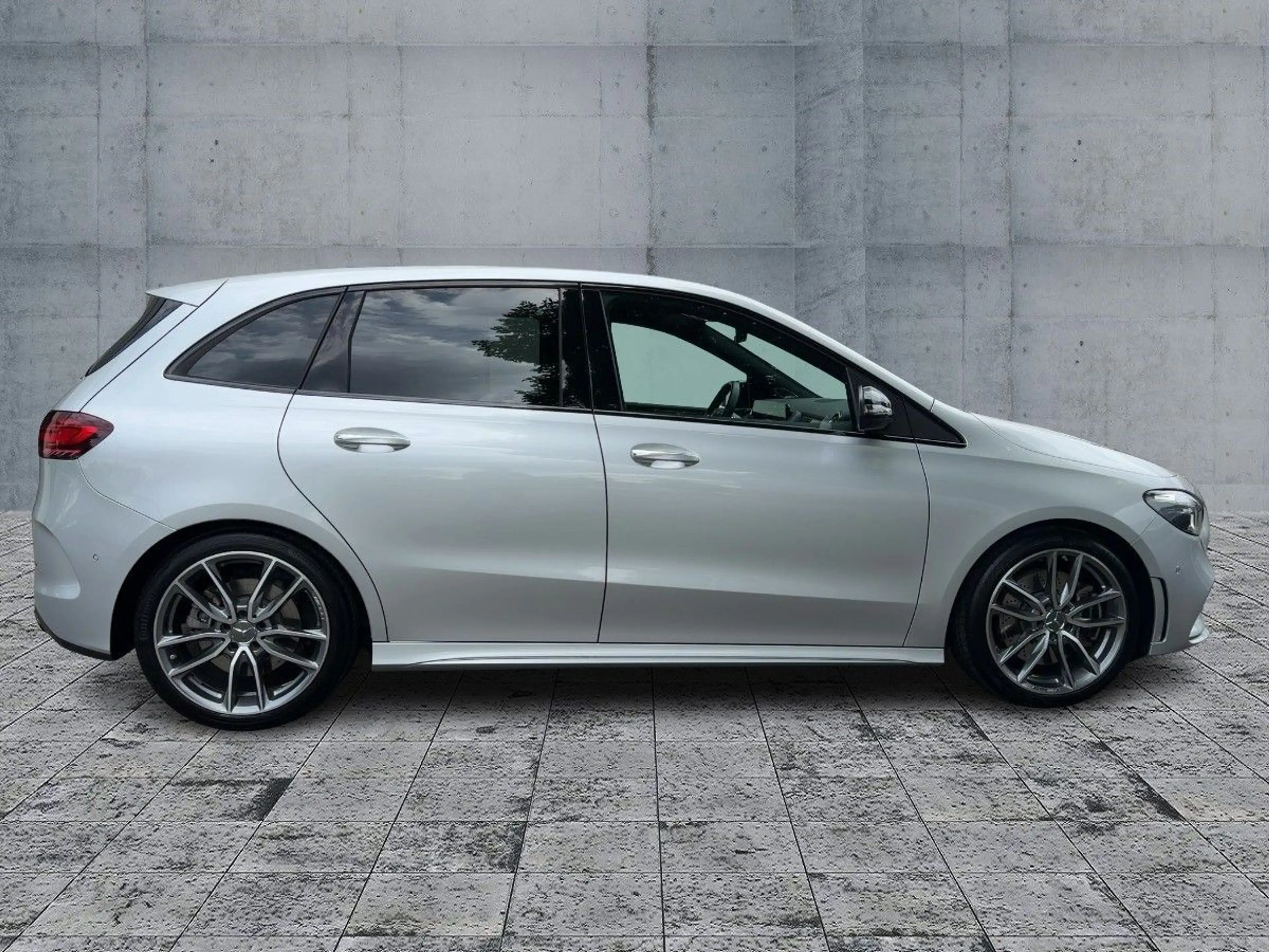 Mercedes-Benz B 250 4MATIC AMG-LINE MULTIBEAM+NAV+TEMPOMAT+SHZ — photo 7