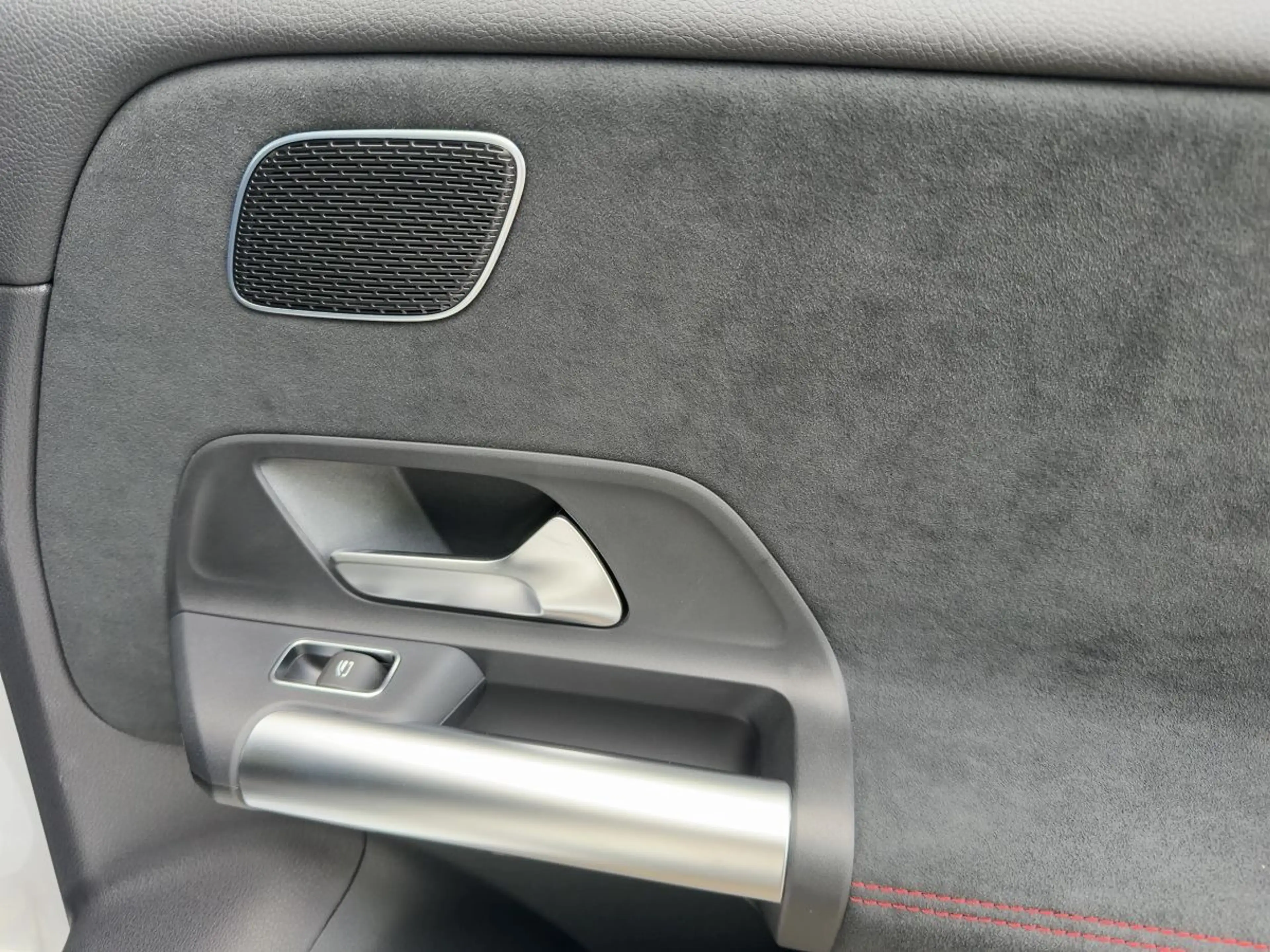 Mercedes-Benz B 250 4MATIC AMG-LINE MULTIBEAM+NAV+TEMPOMAT+SHZ — photo 21