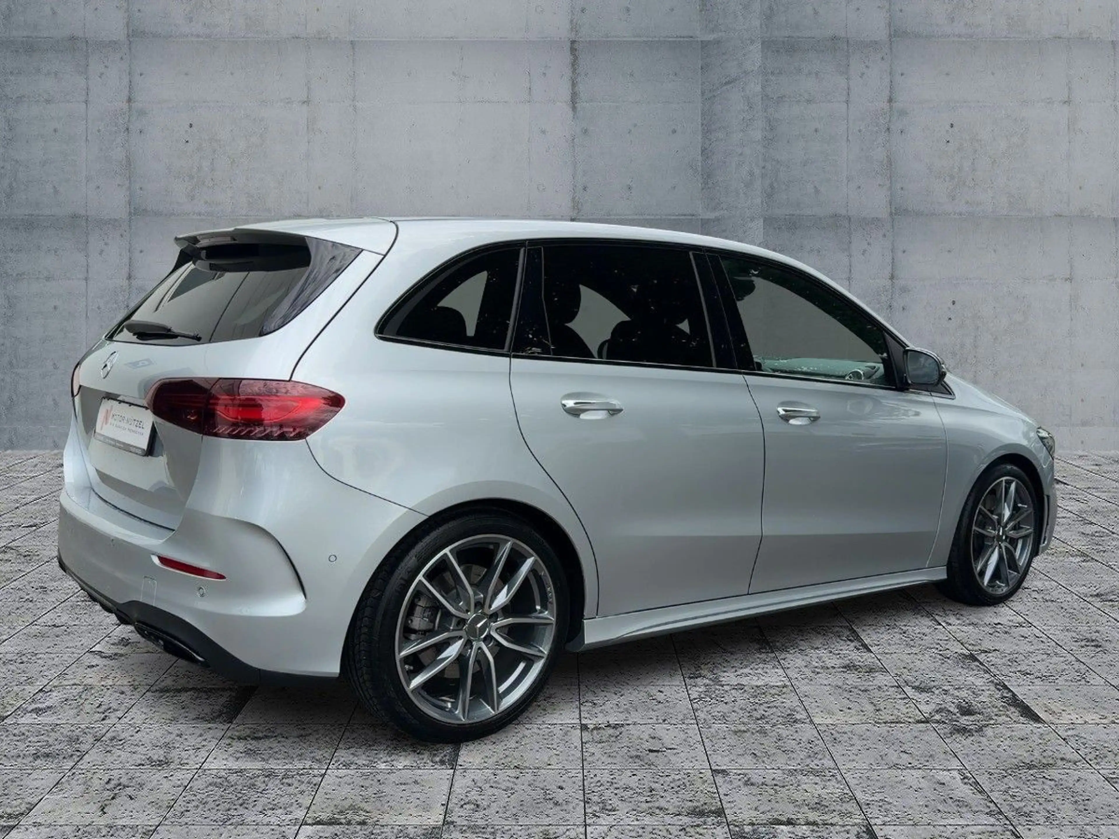 Mercedes-Benz B 250 4MATIC AMG-LINE MULTIBEAM+NAV+TEMPOMAT+SHZ — photo 6