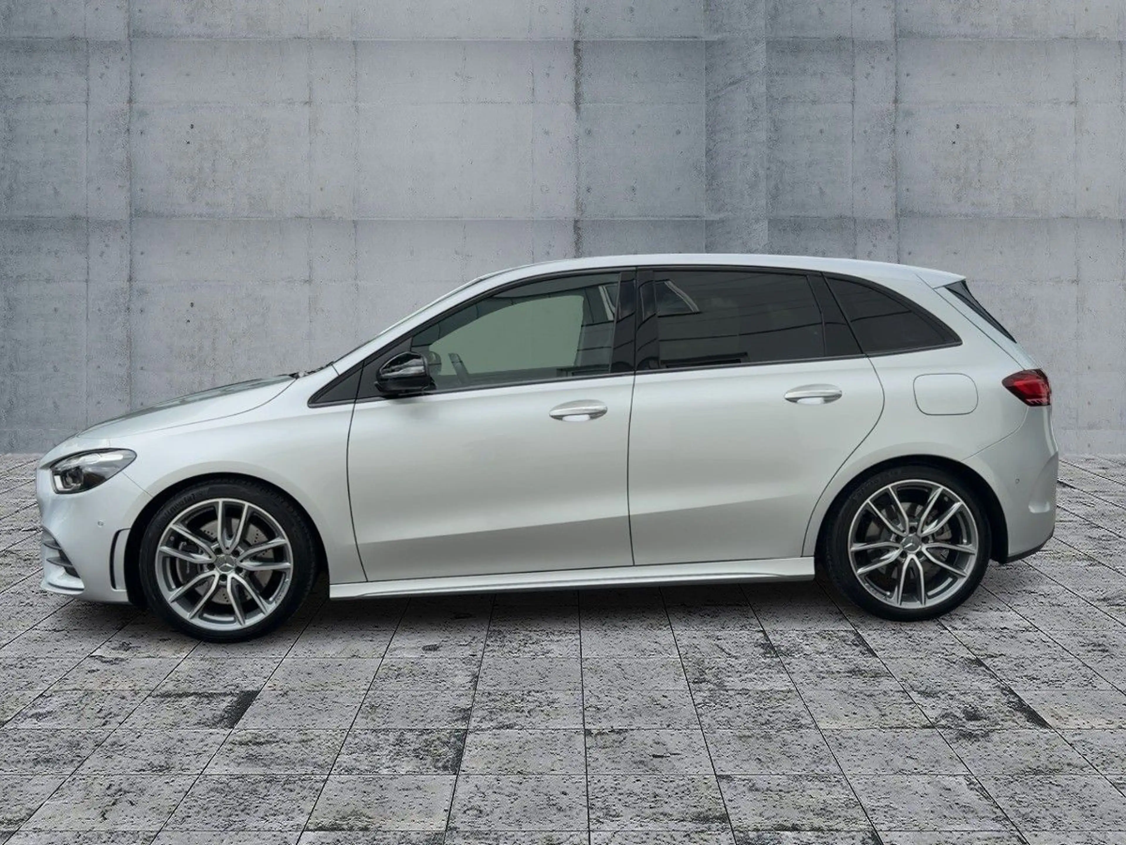 Mercedes-Benz B 250 4MATIC AMG-LINE MULTIBEAM+NAV+TEMPOMAT+SHZ — photo 4