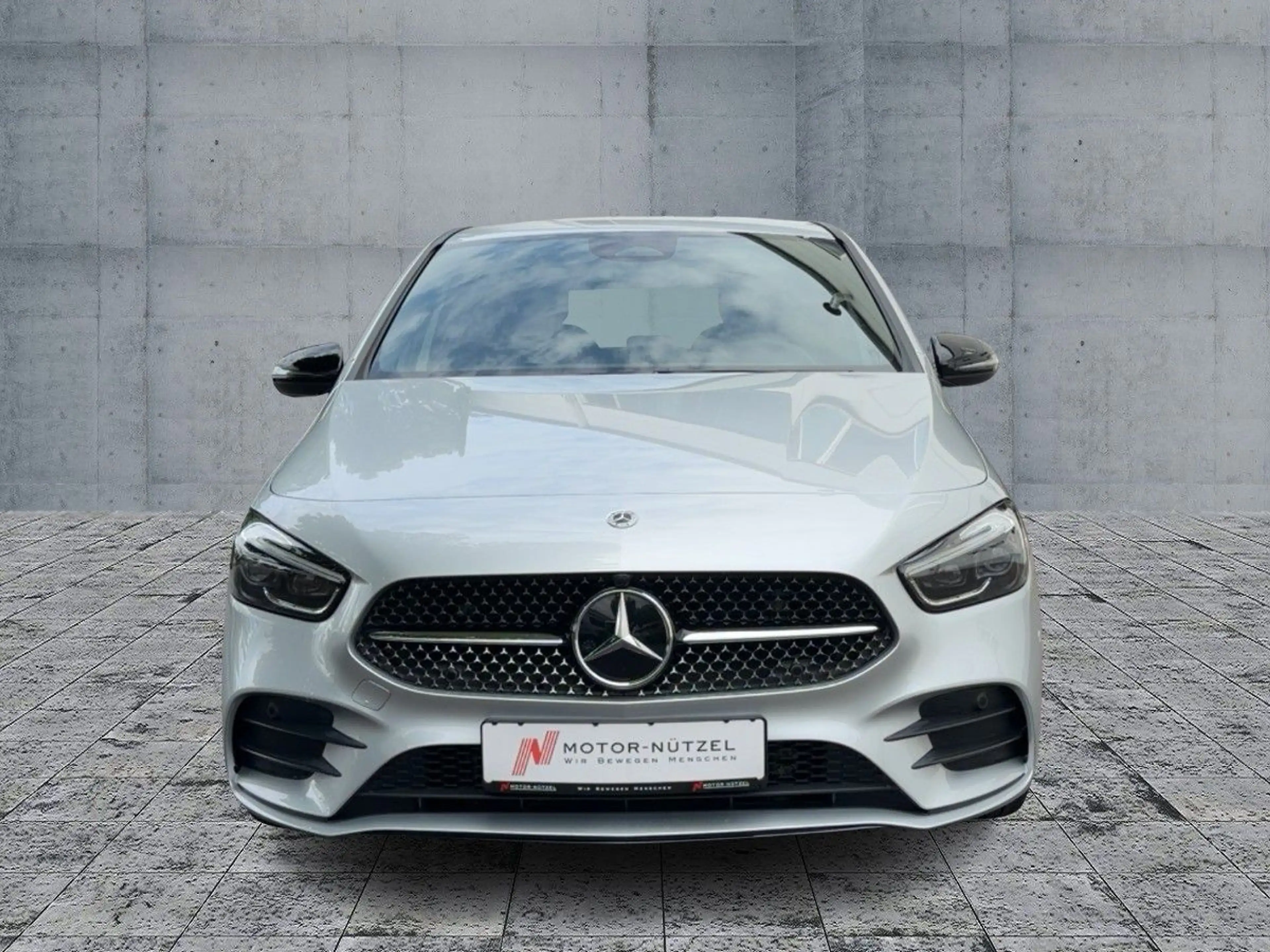 Mercedes-Benz B 250 4MATIC AMG-LINE MULTIBEAM+NAV+TEMPOMAT+SHZ — photo 3