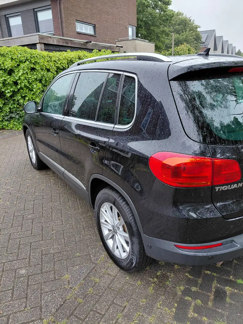 Volkswagen Tiguan 2.0 tsi automaat Zwart - 2