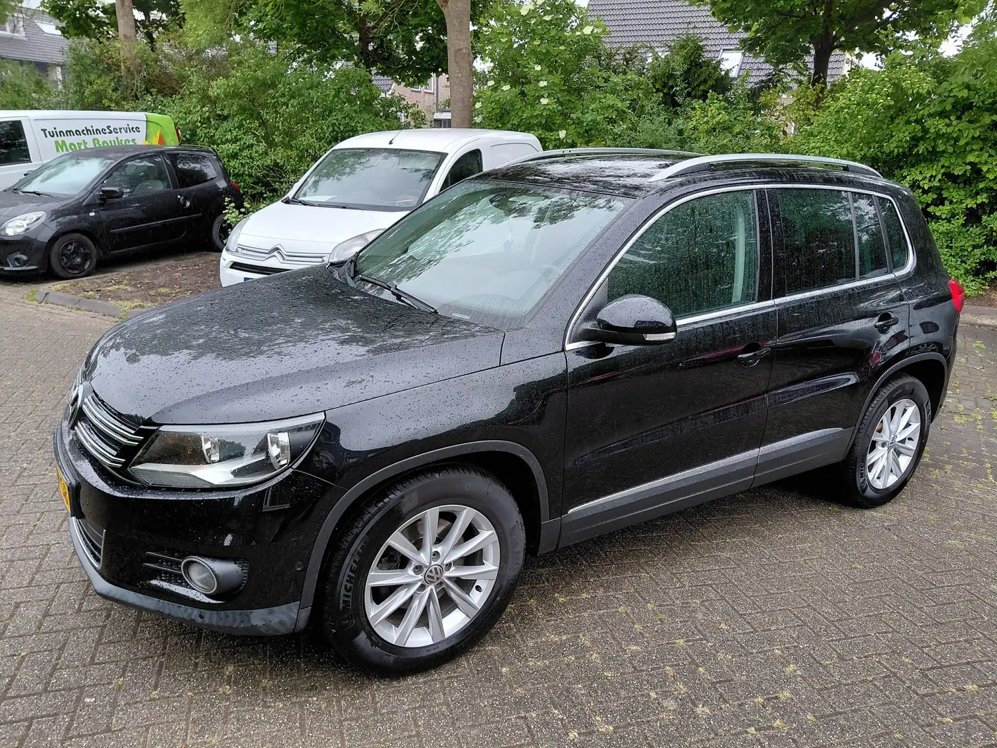 Volkswagen Tiguan 2.0 tsi automaat Zwart - 1