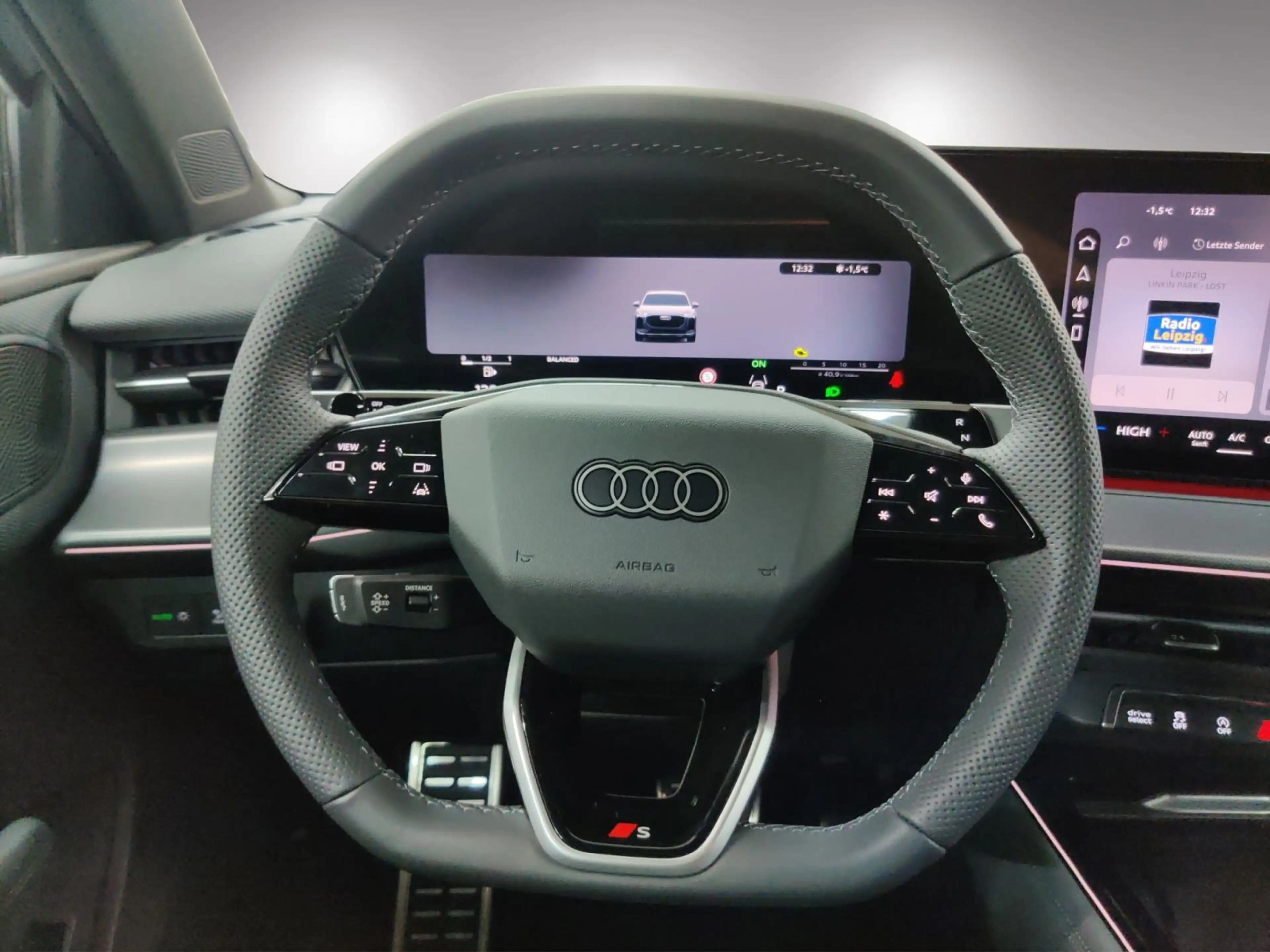 Audi Q3 S line TFSI neues Modell/dig.Matrix/Tech plus — photo 8