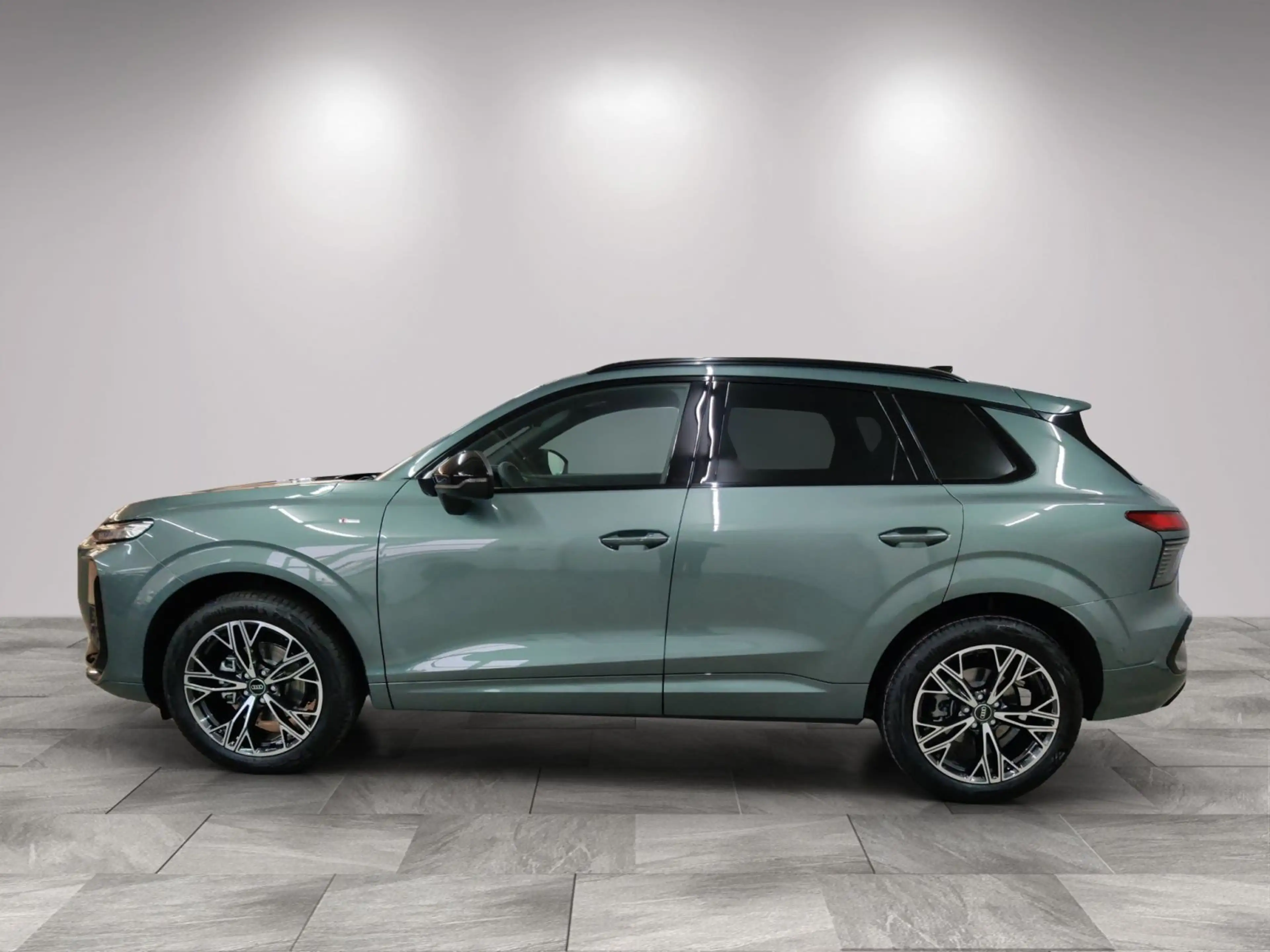 Audi Q3 S line TFSI neues Modell/dig.Matrix/Tech plus — photo 4