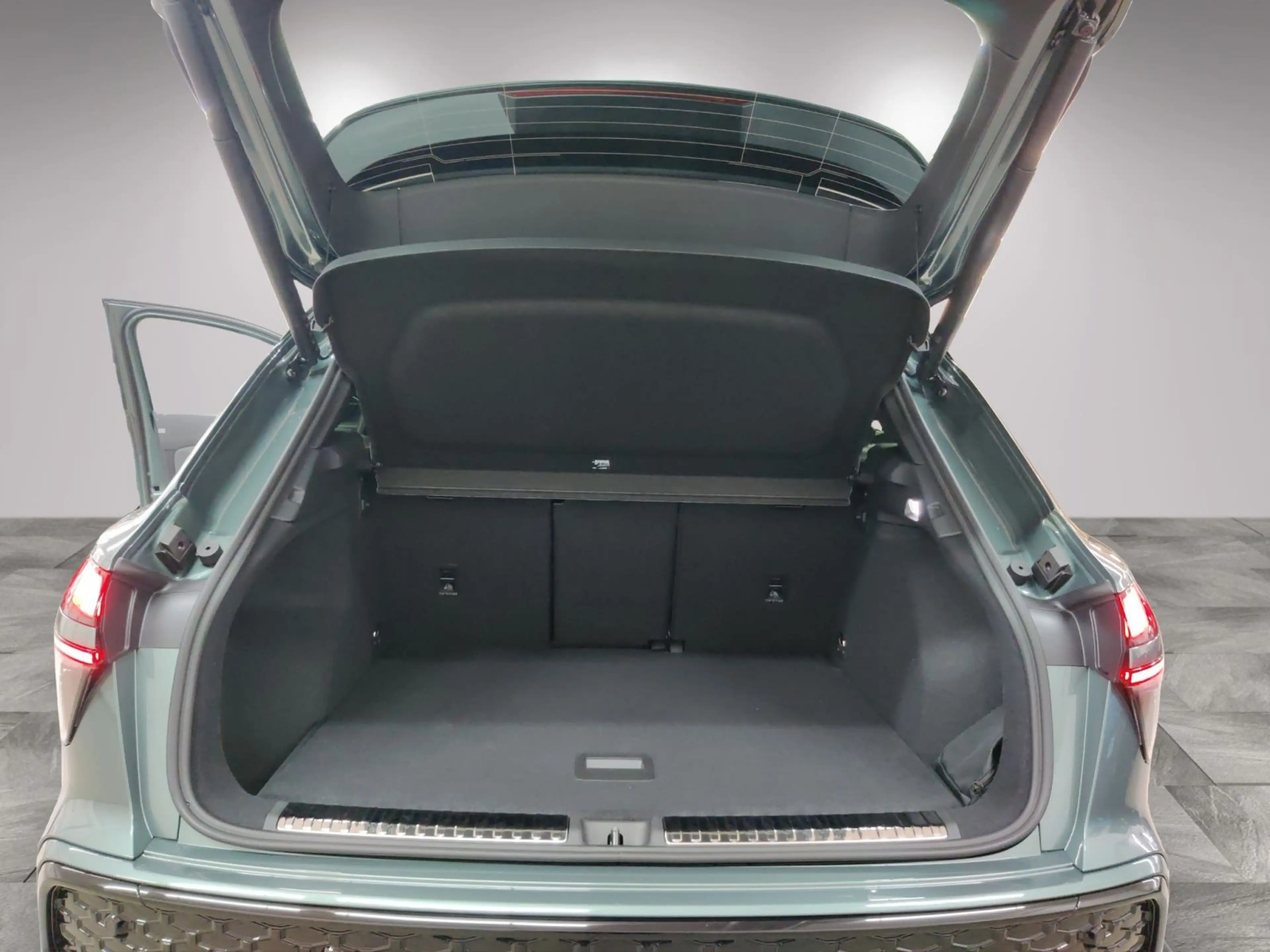 Audi Q3 S line TFSI neues Modell/dig.Matrix/Tech plus — photo 14