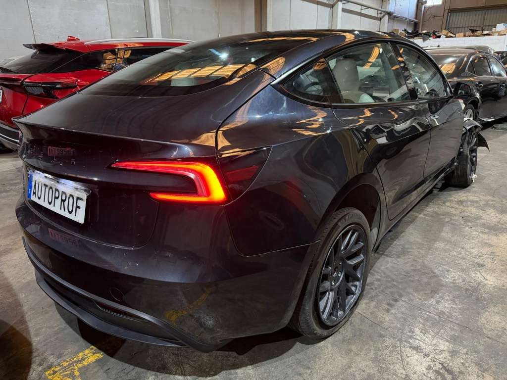 Tesla Model 3 Standard