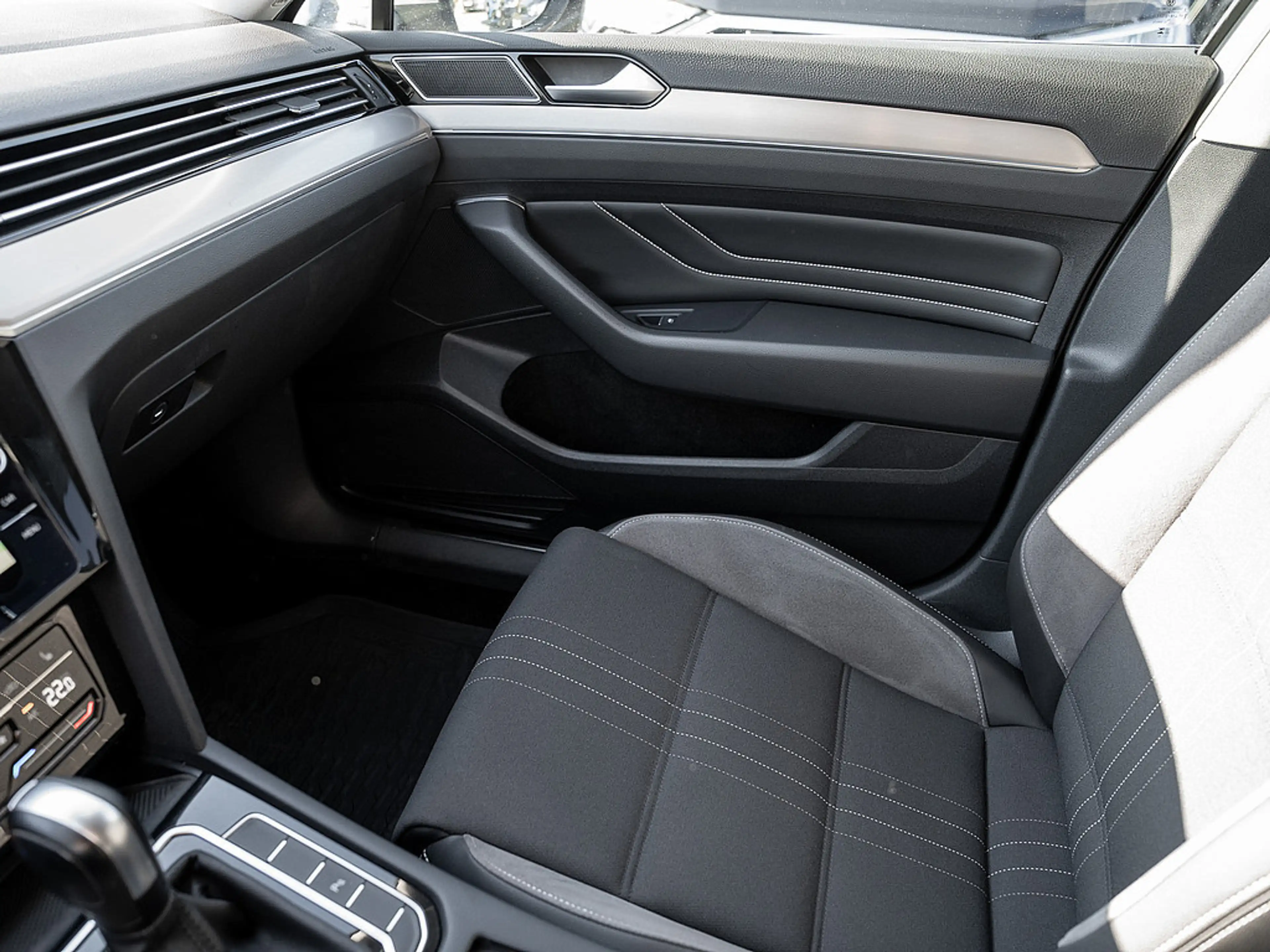 Volkswagen Passat Alltrack Variant 4M 2.0 TDI AHK KAM — photo 11