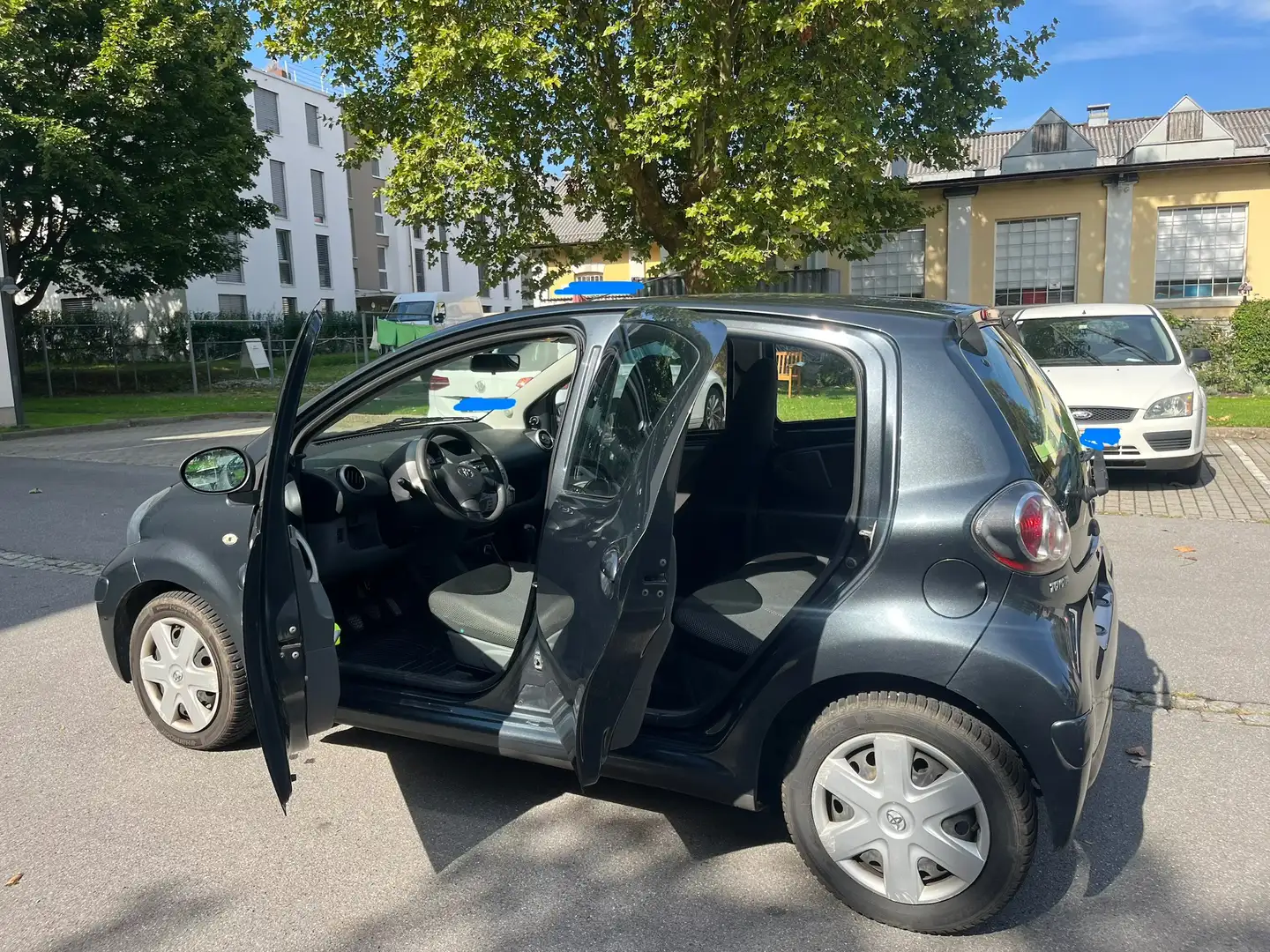 Toyota Aygo Aygo 1,0 VVT-i Cool Cool Grau - 1
