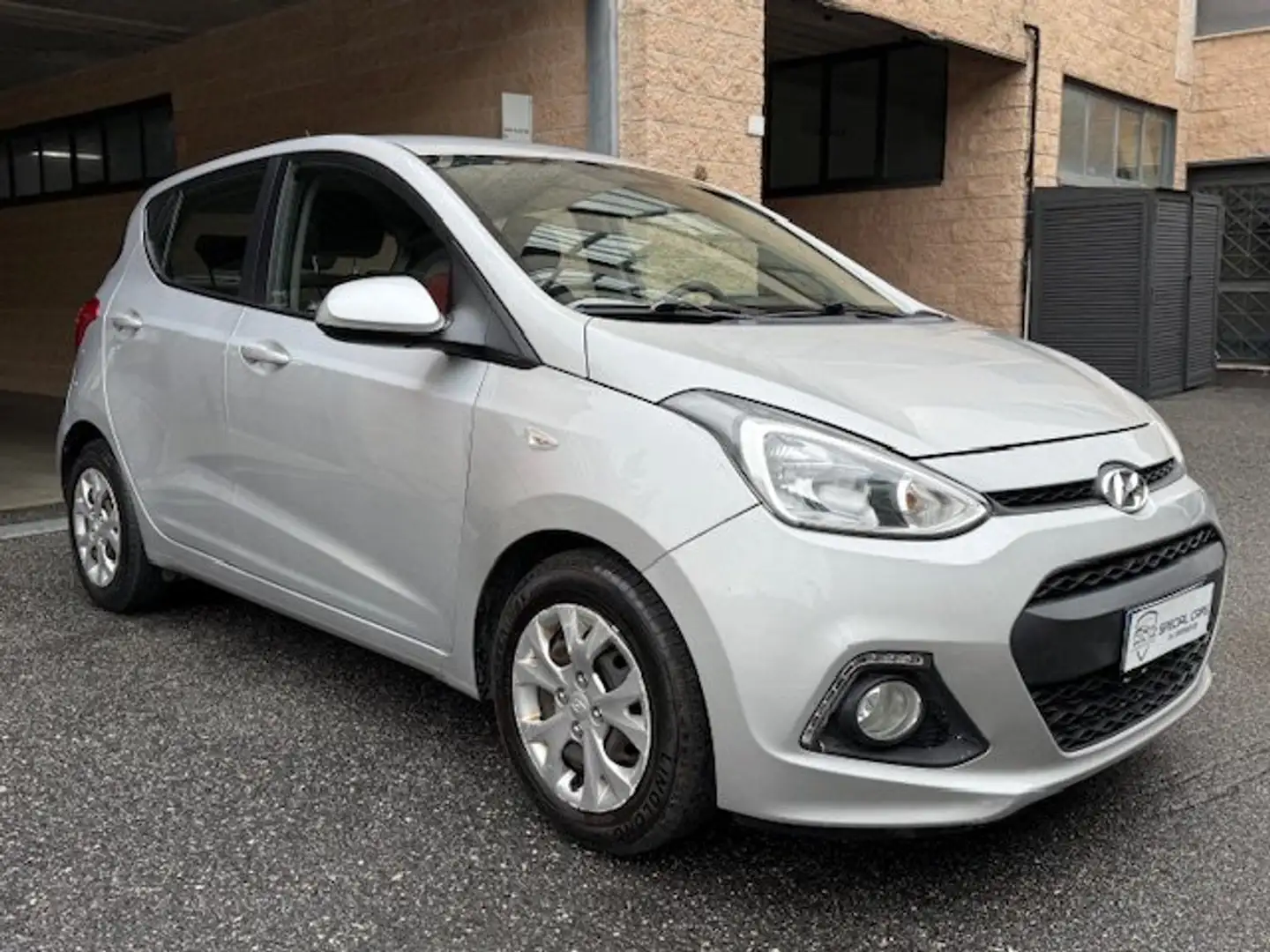 Hyundai i10 1.0 Sound Edition Argento - 2