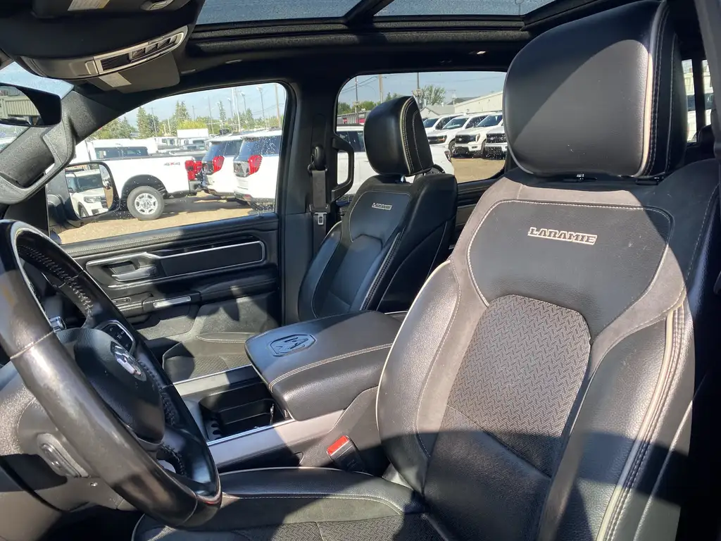2021 RAM 1500 Crew Cab Laramie | 4X4 | Push Start | Parking Cam — photo 7