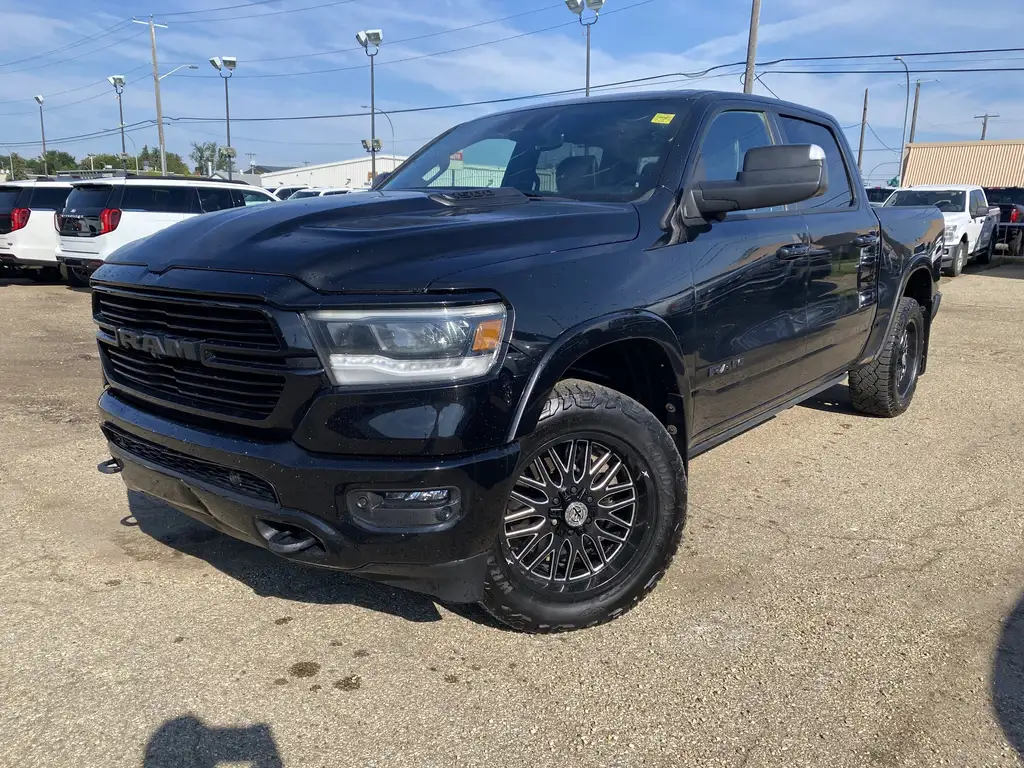 2021 RAM 1500 Crew Cab Laramie | 4X4 | Push Start | Parking Cam — photo 2
