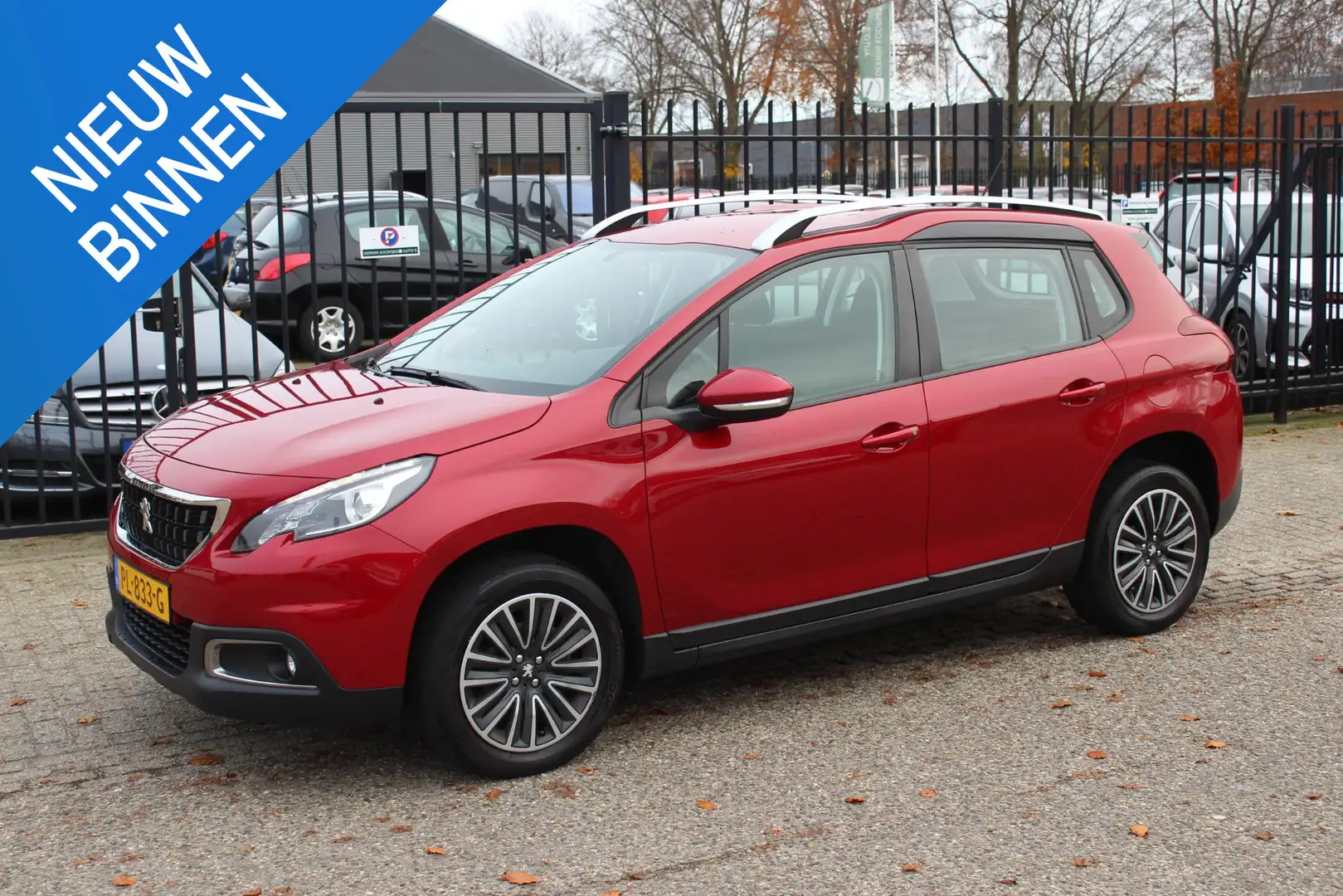 Peugeot 2008 1.2 PureTech Blue Lion, Navigatie! Rouge - 1