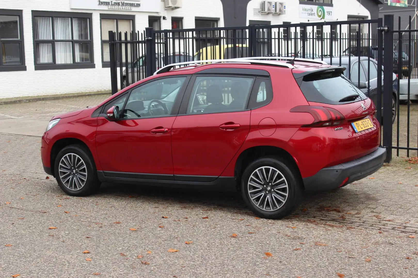 Peugeot 2008 1.2 PureTech Blue Lion, Navigatie! Rouge - 2