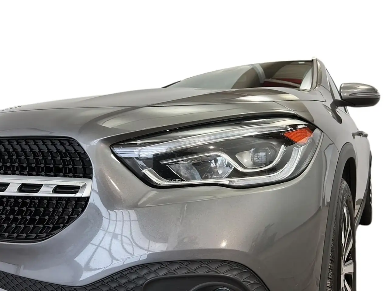 Mercedes-Benz GLA снимка Mercedes-Benz GLA