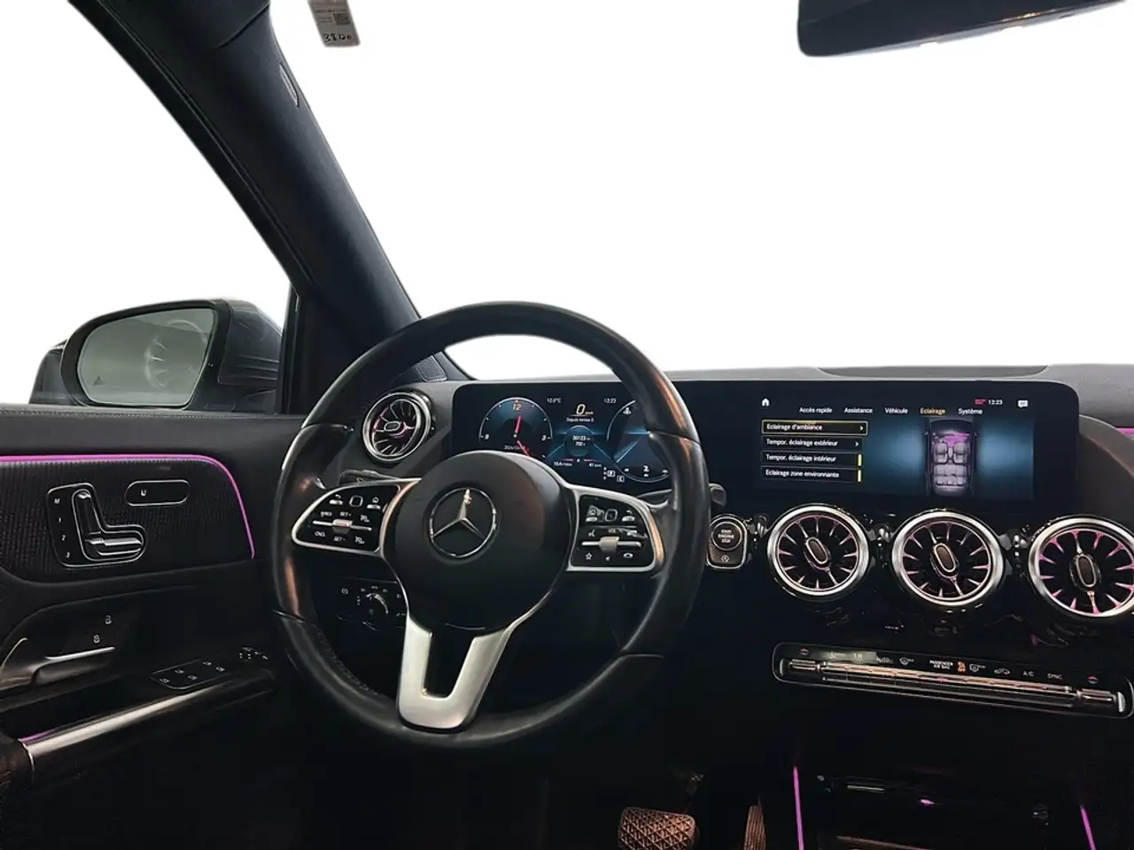 Mercedes-Benz GLA снимка Mercedes-Benz GLA