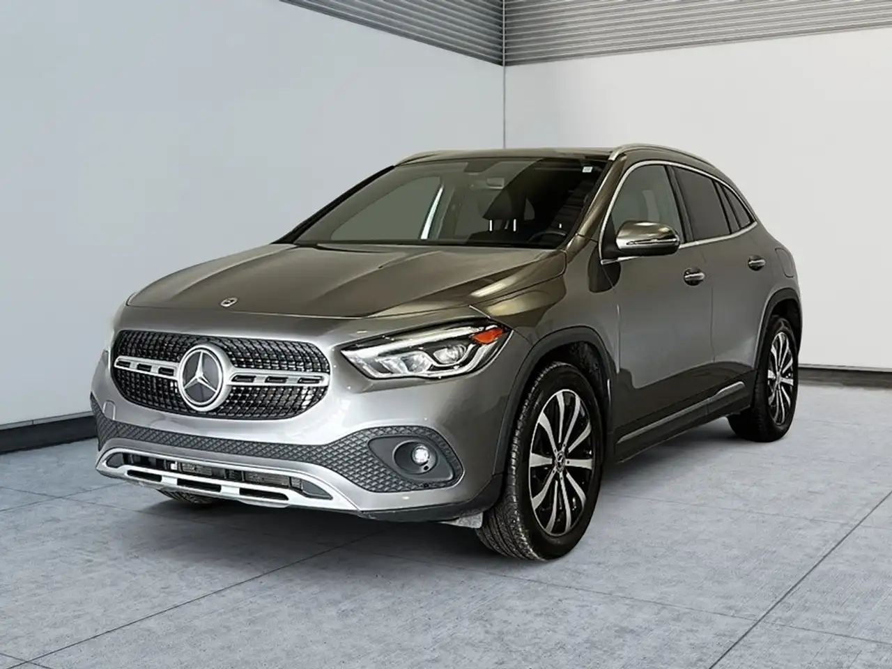 Mercedes-Benz GLA снимка Mercedes-Benz GLA