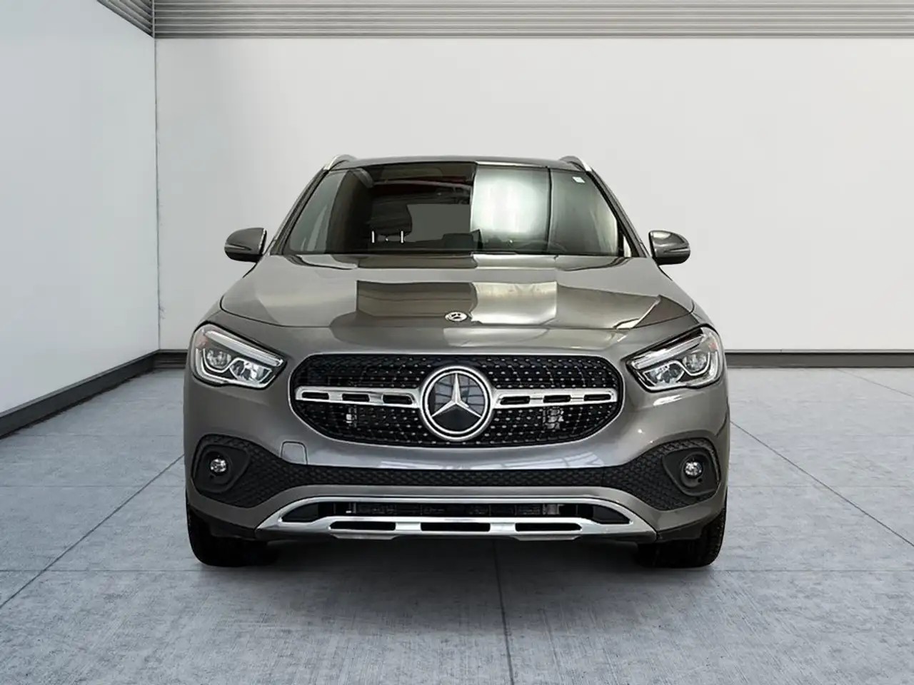 Mercedes-Benz GLA снимка Mercedes-Benz GLA