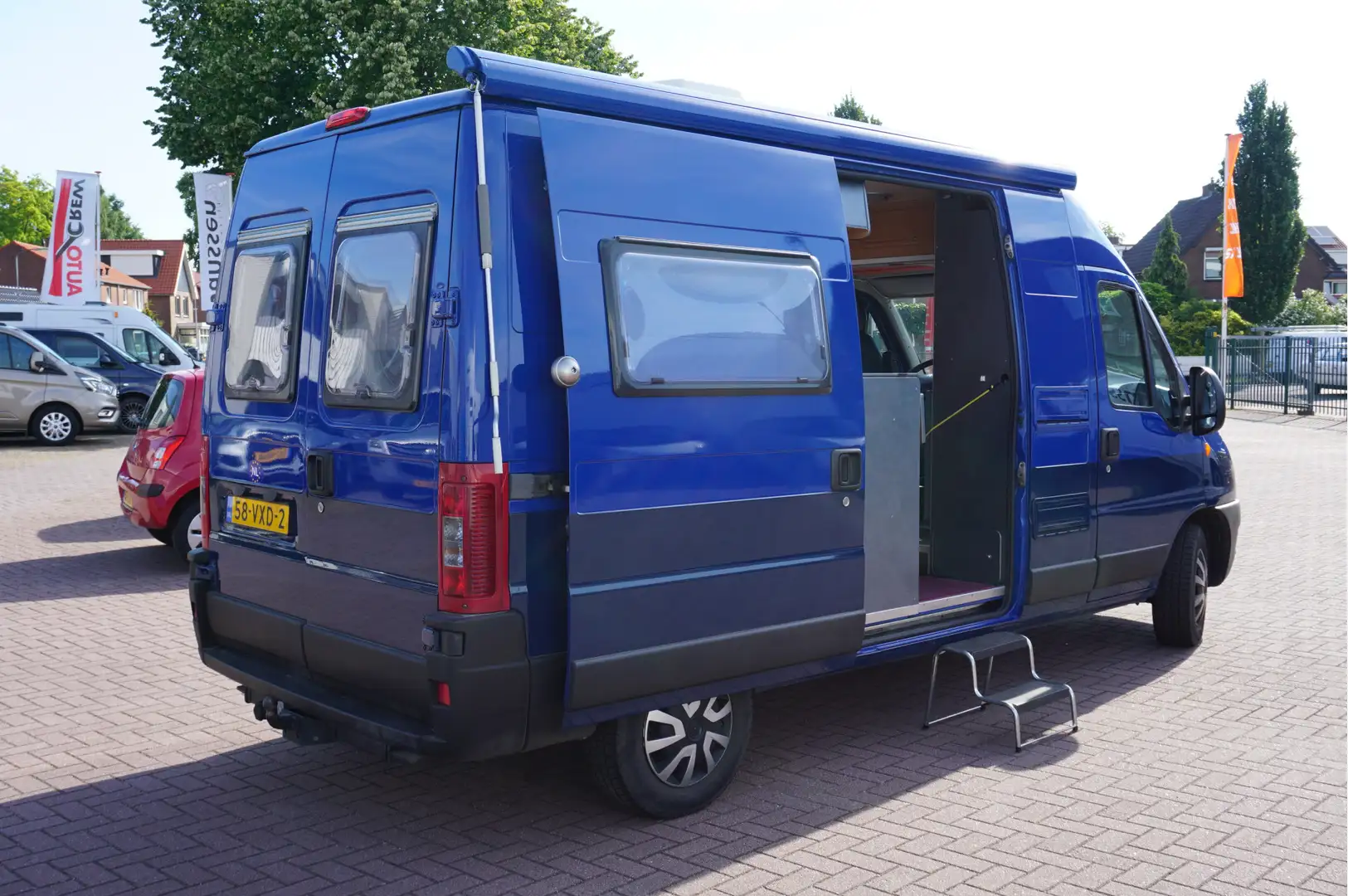 Pössl 244L 2WIN Buscamper Blu/Azzurro - 2