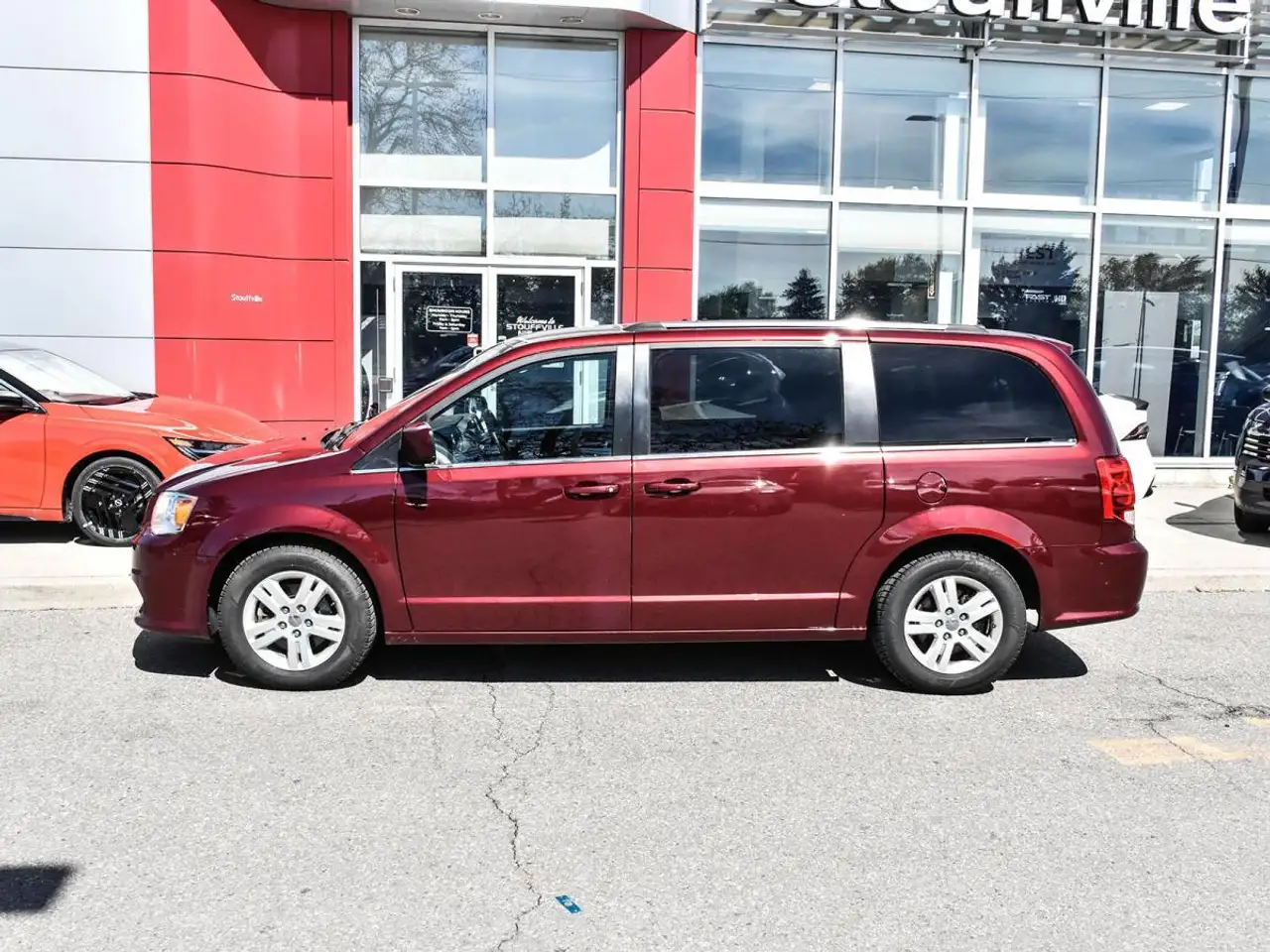 Dodge Grand Caravan снимка Dodge Grand Caravan