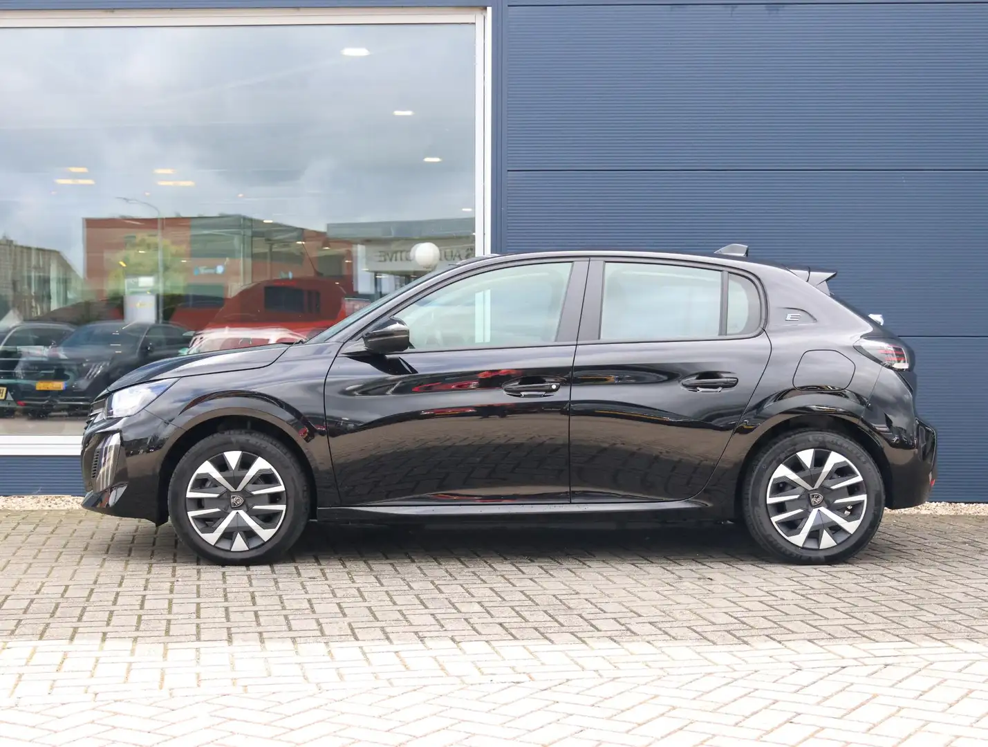Peugeot e-208 Active 51kWh 156pk | 1ste eigenaar | 3 Fase | Navi Zwart - 2