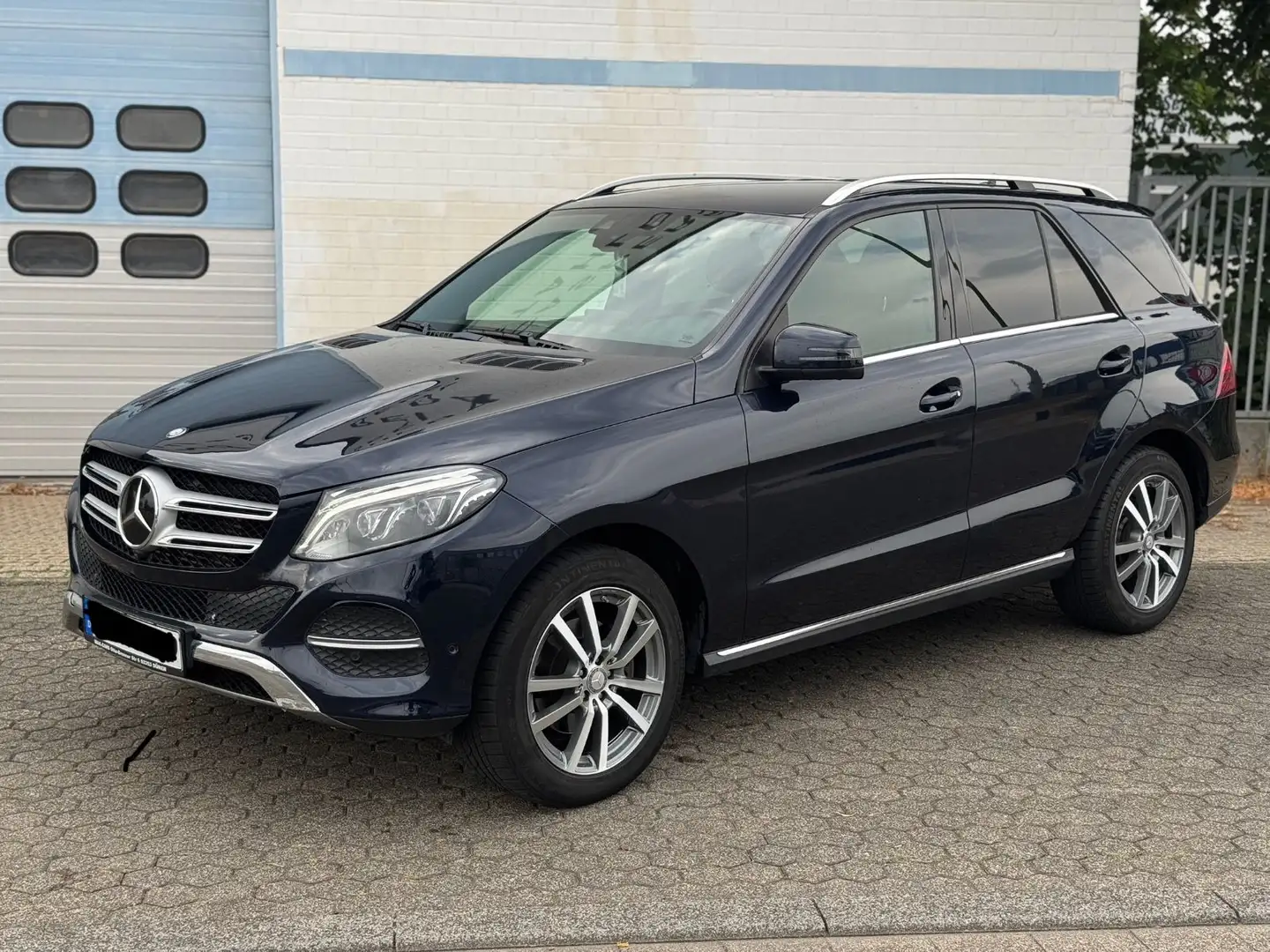 Mercedes-Benz GLE 350 d 4Matic/Navi/Led/360°/Luftfeder/Leder/ Blue - 1